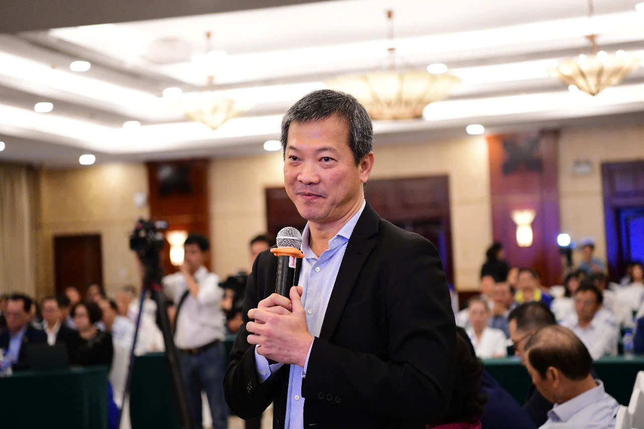 Ông Mai Hữu Tín, Chủ tịch Liên đoàn Doanh nghiệp tỉnh Bình Dương phát biểu. (Ảnh: THẾ DƯƠNG)