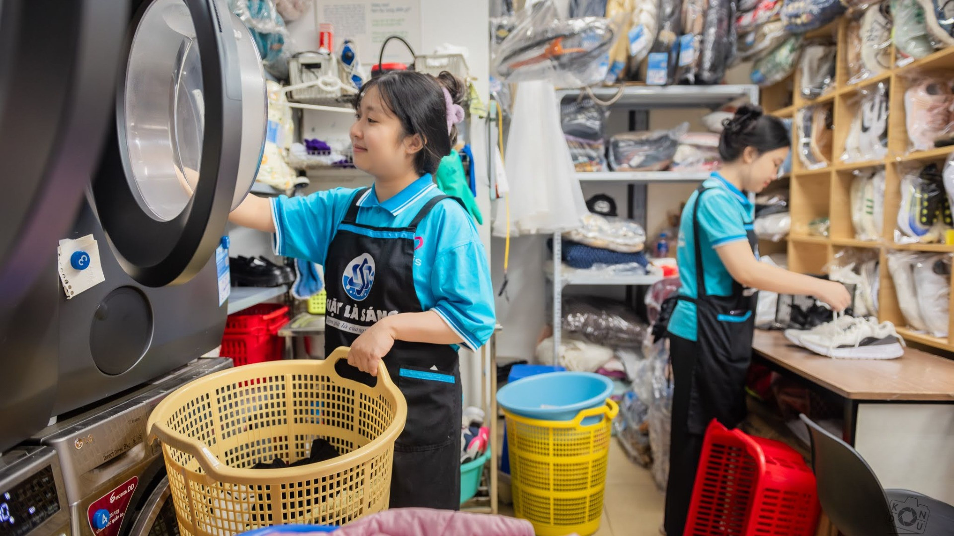 Dự án cung cấp việc làm ổn định cho nhiều người điếc/khiếm thính với mức lương ổn định.