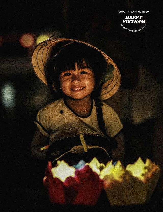 Huy chương Đồng: Tác phẩm "Em bé" - tác giả Đinh Bảo Châu. Huy chương Đồng: Tác phẩm "Em bé" - tác giả Đinh Bảo Châu.