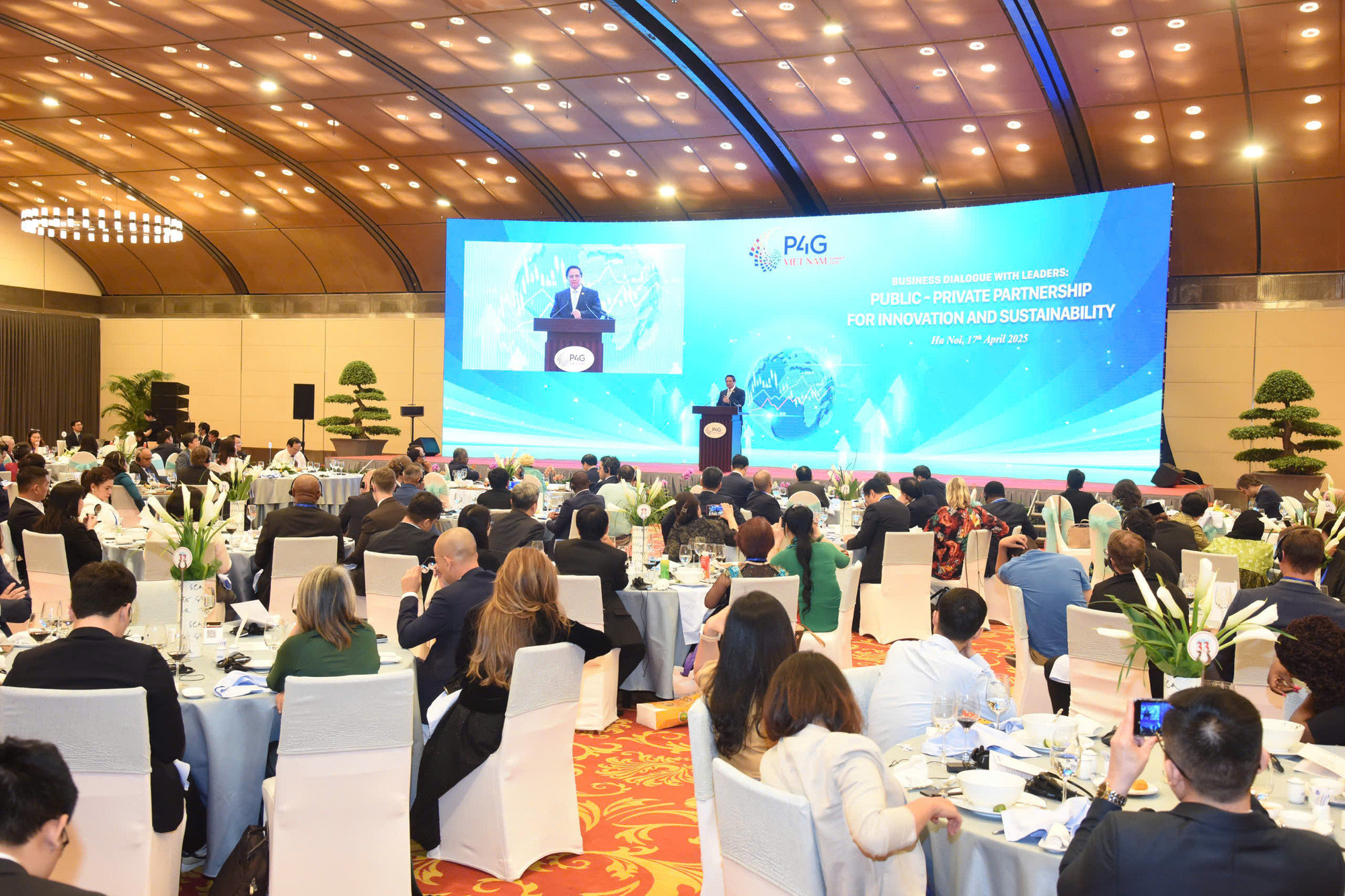 Quang cảnh phiên đối thoại. (Ảnh: TRẦN HẢI) Quang cảnh phiên đối thoại. (Ảnh: TRẦN HẢI)