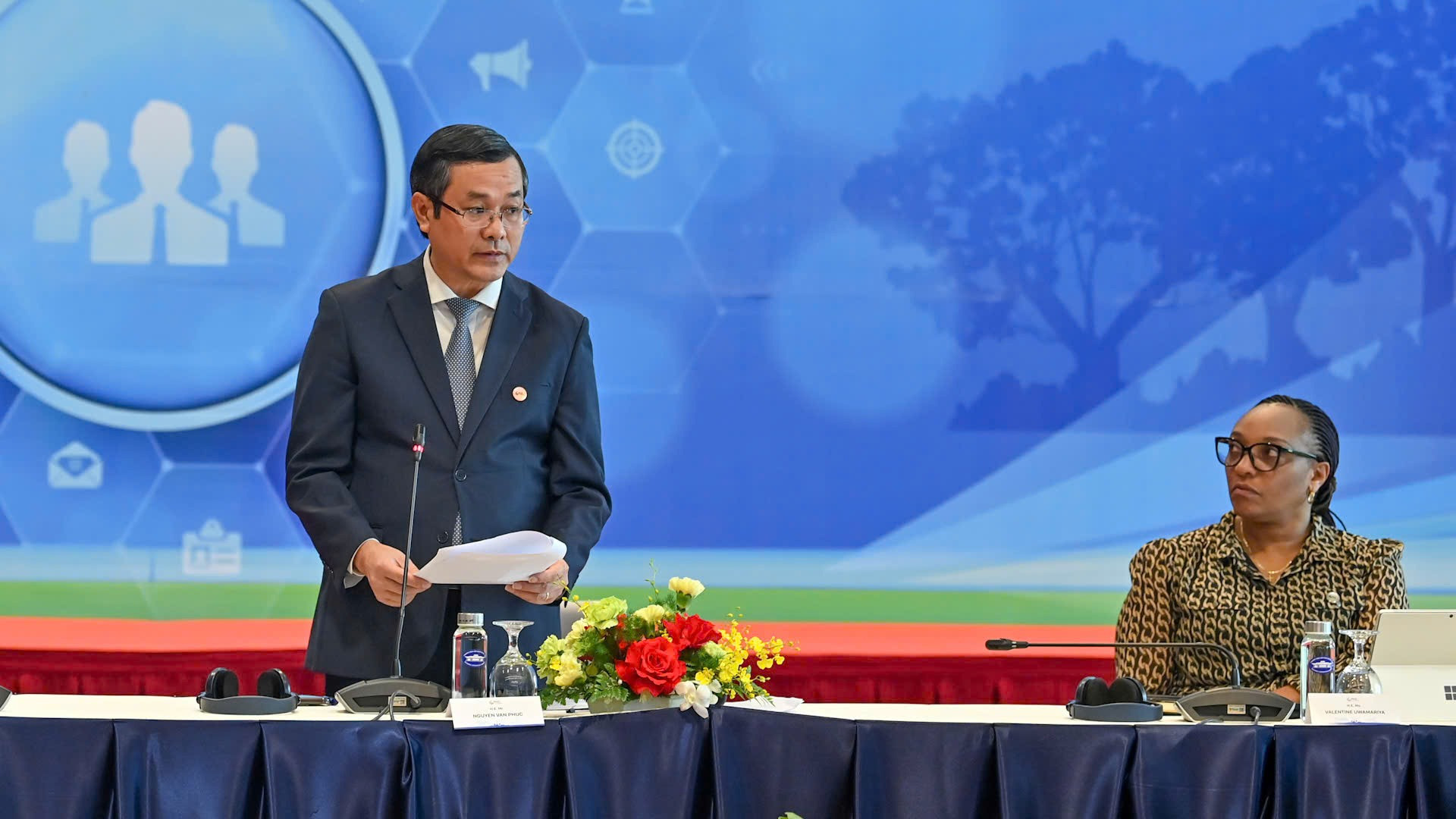 Thứ trưởng Giáo dục và Đào tạo Nguyễn Văn Phúc phát biểu. (Ảnh: DUY LINH)