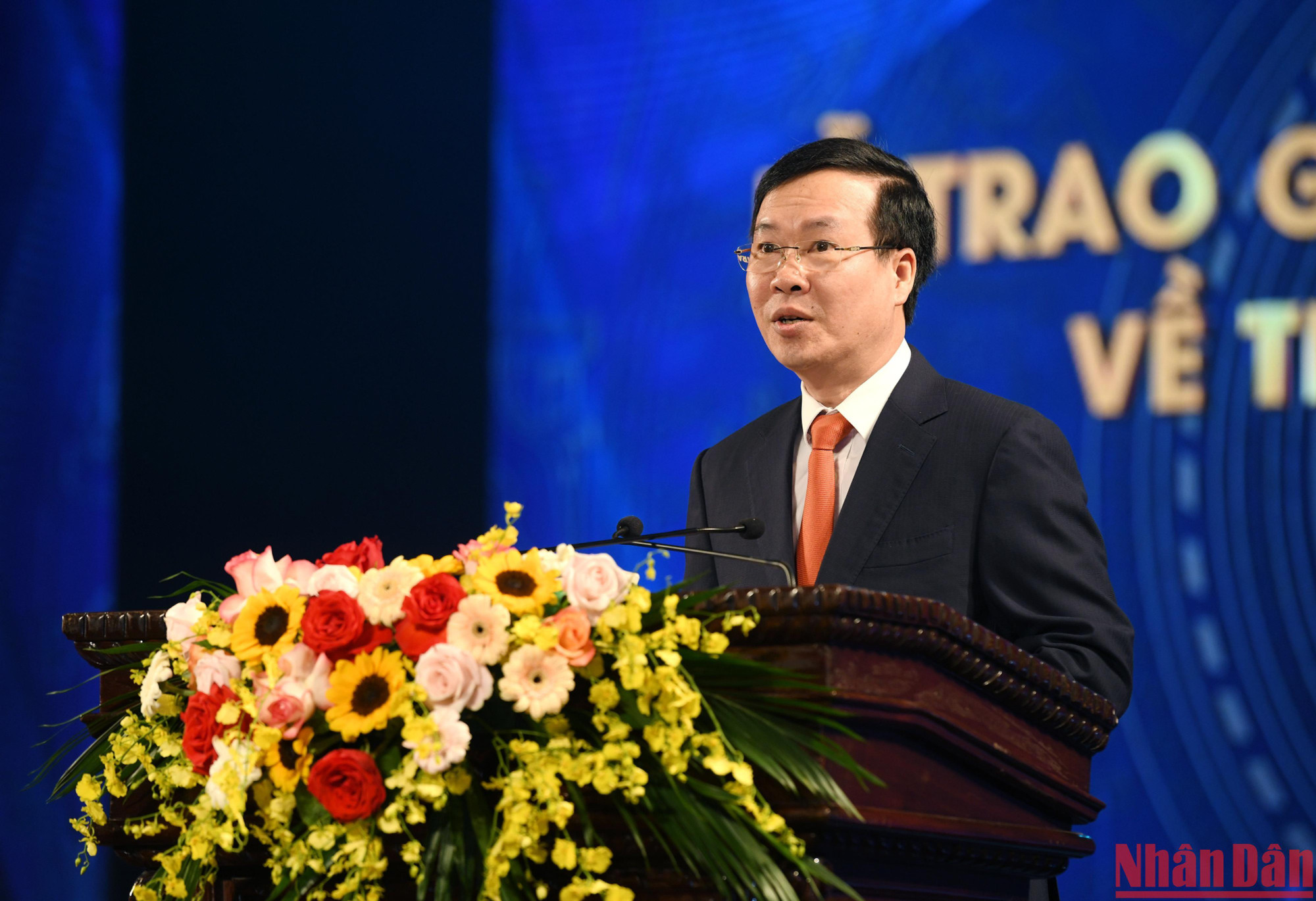 Phát biểu tại Lễ trao giải, Thường trực Ban Bí thư Võ Văn Thưởng ghi nhận và đánh giá cao nỗ lực, tinh thần trách nhiệm của Hội đồng, Ban Tổ chức Giải thưởng và Báo Nhân Dân - Cơ quan thường trực của Giải thưởng năm nay; chúc mừng các tác giả đã đạt giải và các tập thể, cá nhân có nhiều đóng góp cho thành công của Giải thưởng thông tin đối ngoại lần thứ VIII. Phát biểu tại Lễ trao giải, Thường trực Ban Bí thư Võ Văn Thưởng ghi nhận và đánh giá cao nỗ lực, tinh thần trách nhiệm của Hội đồng, Ban Tổ chức Giải thưởng và Báo Nhân Dân - Cơ quan thường trực của Giải thưởng năm nay; chúc mừng các tác giả đã đạt giải và các tập thể, cá nhân có nhiều đóng góp cho thành công của Giải thưởng thông tin đối ngoại lần thứ VIII.