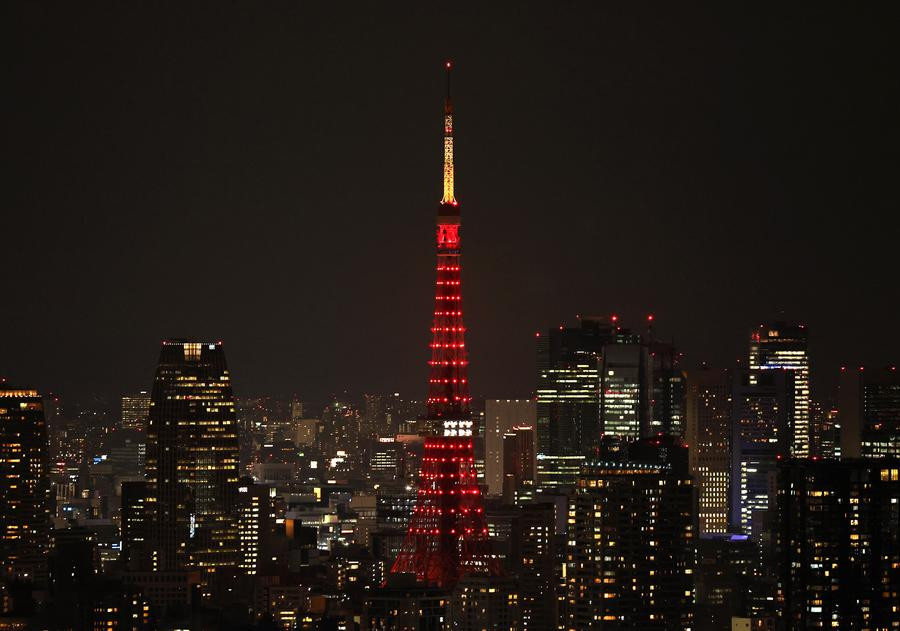 Tháp Tokyo được chiếu sáng với sắc đỏ rực rỡ của lễ hội, chào mừng Tết Nguyên đán 2025. (Ảnh: Xinhua) Tháp Tokyo được chiếu sáng với sắc đỏ rực rỡ của lễ hội, chào mừng Tết Nguyên đán 2025. (Ảnh: Xinhua)