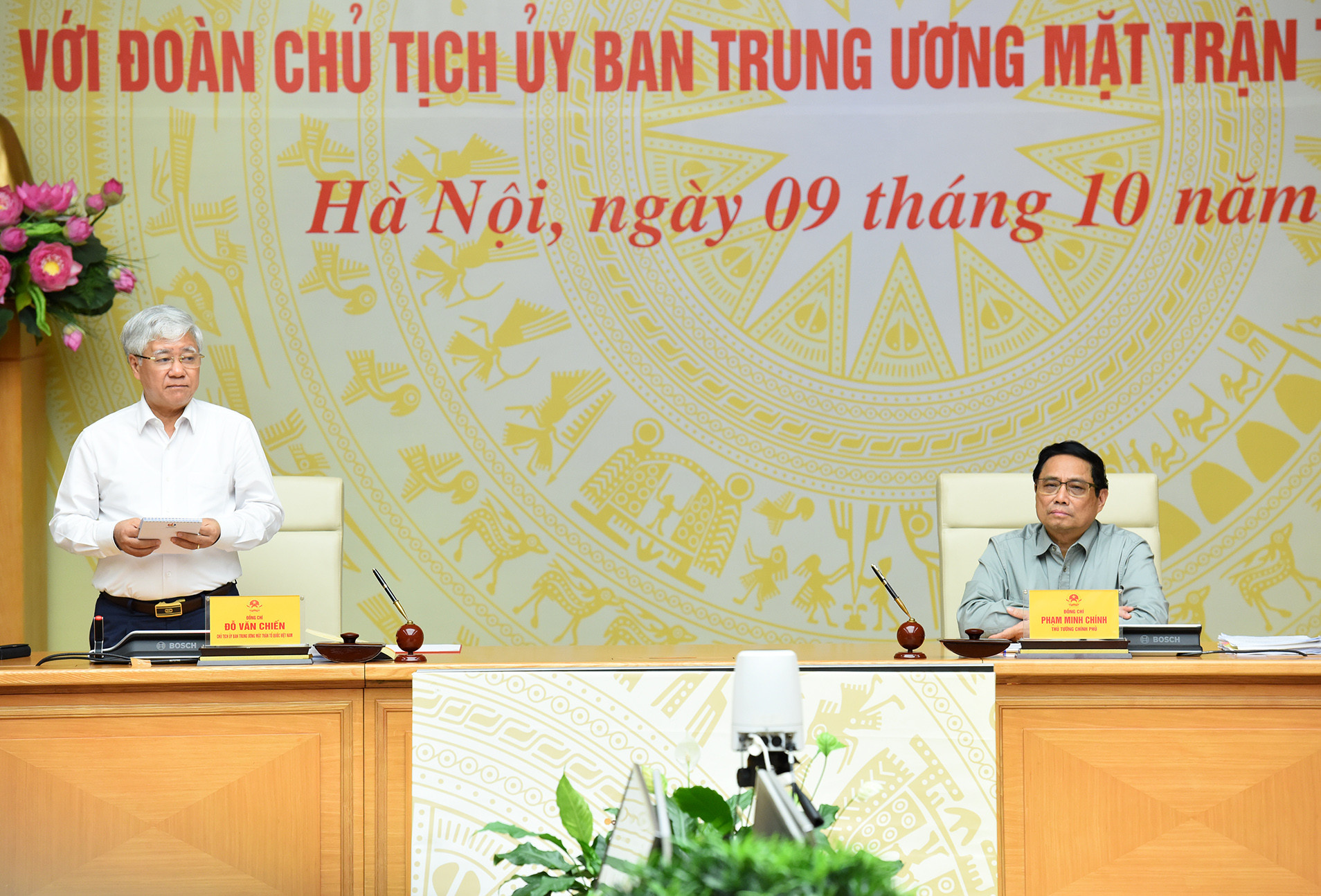 Bí thư Trung ương Đảng, Chủ tịch Ủy ban Trung ương Mặt trận Tổ quốc Việt Nam Đỗ Văn Chiến phát biểu tại hội nghị.