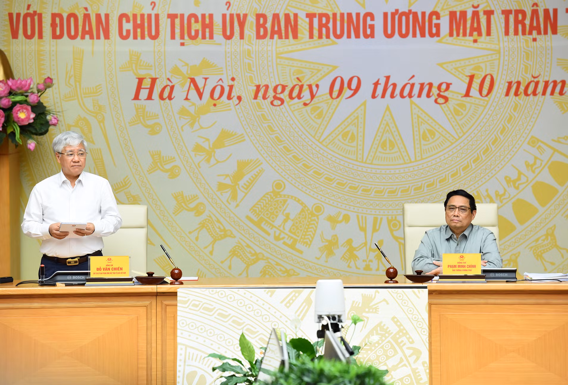 Bí thư Trung ương Đảng, Chủ tịch Ủy ban Trung ương Mặt trận Tổ quốc Việt Nam Đỗ Văn Chiến phát biểu tại hội nghị.