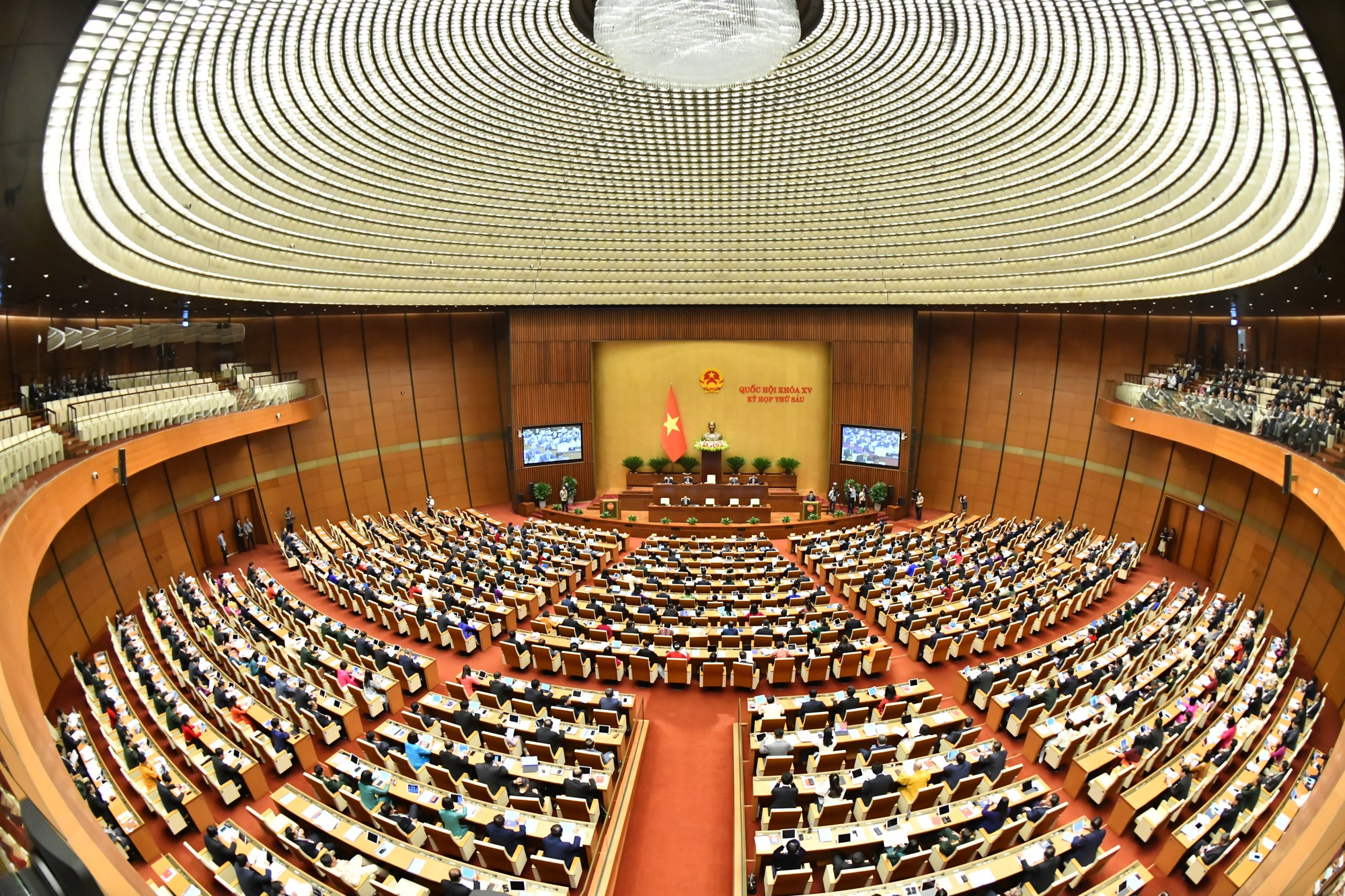 Quang cảnh phiên khai mạc kỳ họp. (Ảnh: ĐĂNG KHOA)