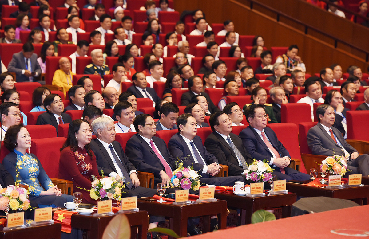 Thủ tướng Phạm Minh Chính cùng lãnh đạo Đảng, Nhà nước, Mặt trận Tổ quốc Việt Nam dự Hội nghị.