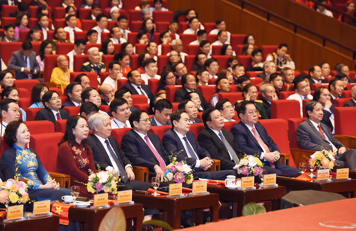 Thủ tướng Phạm Minh Chính cùng lãnh đạo Đảng, Nhà nước, Mặt trận Tổ quốc Việt Nam dự Hội nghị.