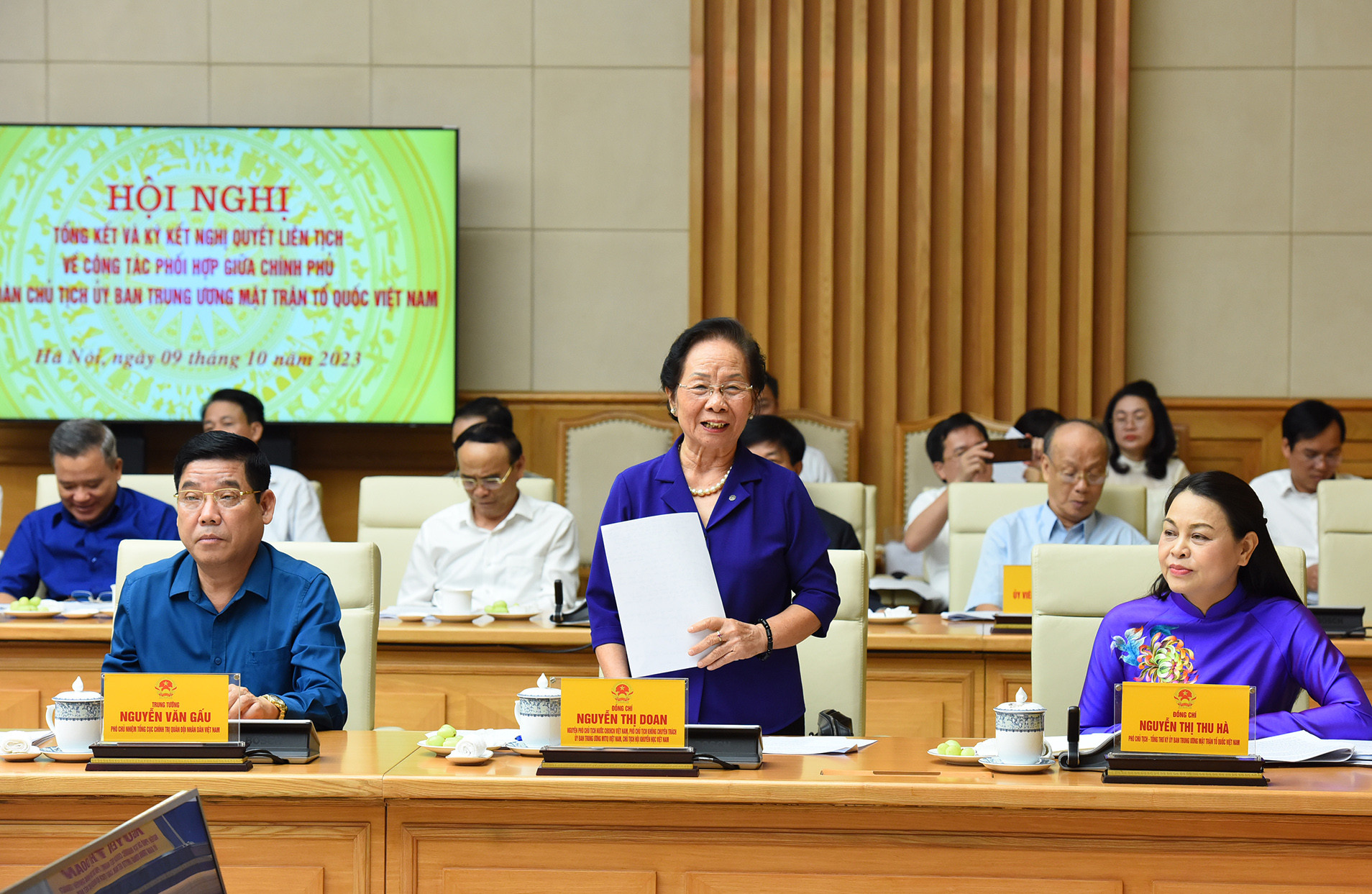 Đồng chí Nguyễn Thị Doan, nguyên Phó Chủ tịch nước, Phó Chủ tịch không chuyên trách Ủy ban Trung ương Mặt trận Tổ quốc Việt Nam, Chủ tịch Hội Khuyến học Việt Nam phát biểu tại hội nghị.