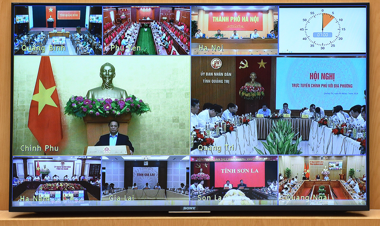 Phiên họp diễn ra dưới hình thức trực tiếp tại Văn phòng Chính phủ và trực tuyến đến các tỉnh, thành phố trong cả nước.
