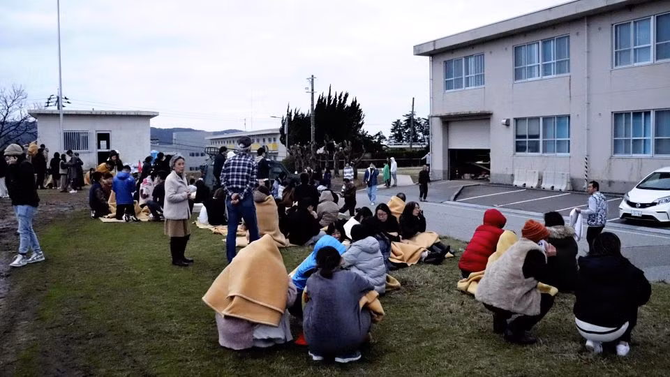 Người dân sơ tán sau động đất ở thành phố Wajima, tỉnh Ishikawa. (Ảnh: The Yomiuri Shimbun/Reuters)