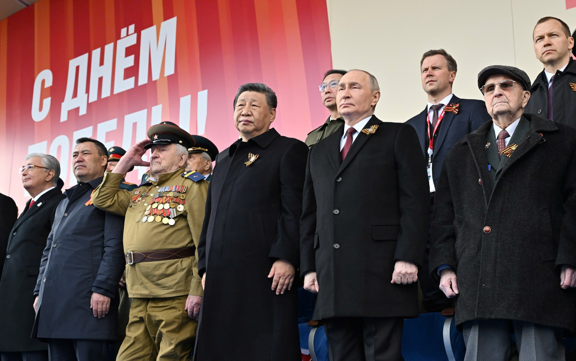 Các nhà lãnh đạo quốc tế dự lễ duyệt binh.