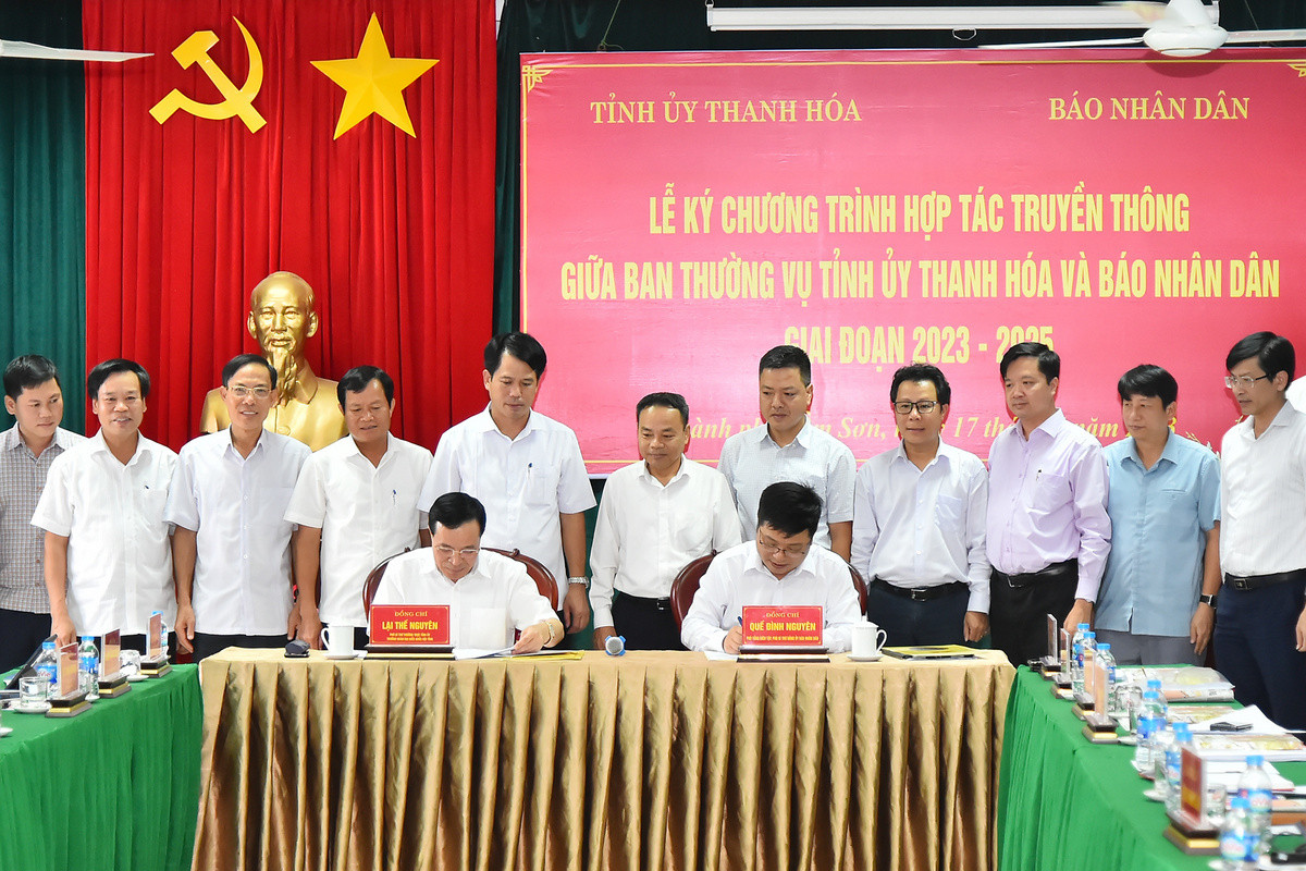 Phó Tổng Biên tập Báo Nhân Dân Quế Đình Nguyên và Phó Bí thư Thường trực Tỉnh ủy Thanh Hóa Lại Thế Nguyên cùng ký chương trình hợp tác truyền thông giữa Báo Nhân Dân và Ban Thường vụ Tỉnh ủy Thanh Hóa giai đoạn 2023-2025. Phó Tổng Biên tập Báo Nhân Dân Quế Đình Nguyên và Phó Bí thư Thường trực Tỉnh ủy Thanh Hóa Lại Thế Nguyên cùng ký chương trình hợp tác truyền thông giữa Báo Nhân Dân và Ban Thường vụ Tỉnh ủy Thanh Hóa giai đoạn 2023-2025.