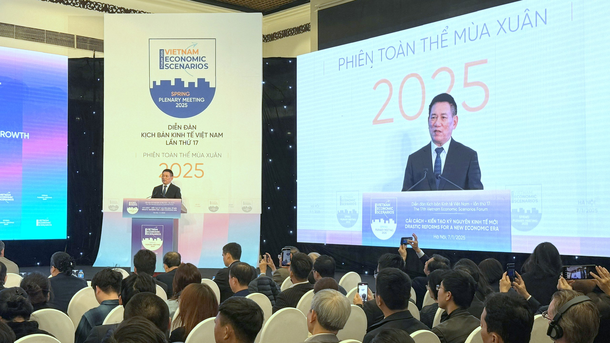 Phó Thủ tướng Chính phủ Hồ Đức Phớc phát biểu tại diễn đàn. (Ảnh: TRUNG HƯNG)