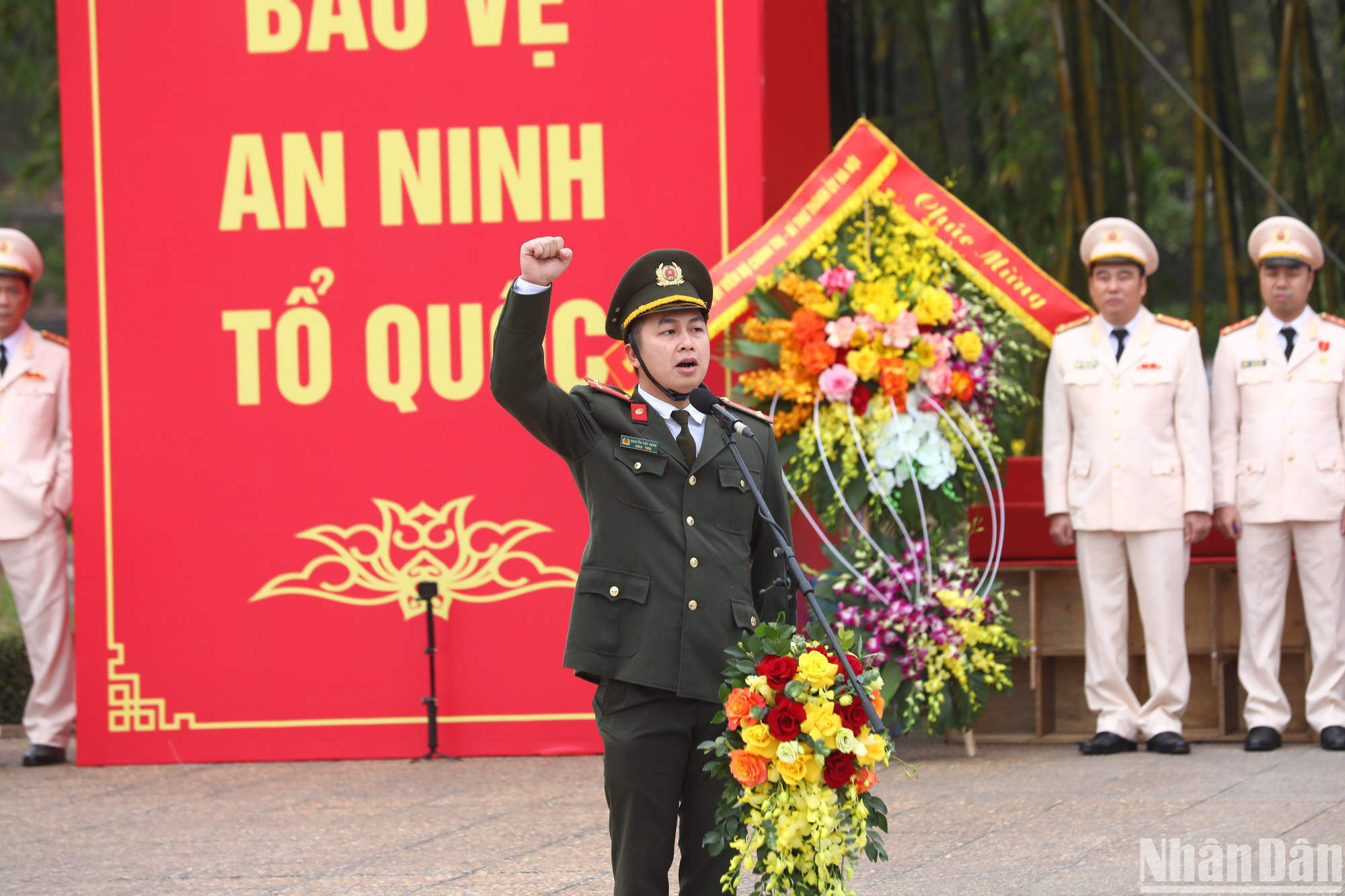 Đại diện vận động viên tham dự Hội thao tuyên thệ. (Ảnh: THÀNH ĐẠT)