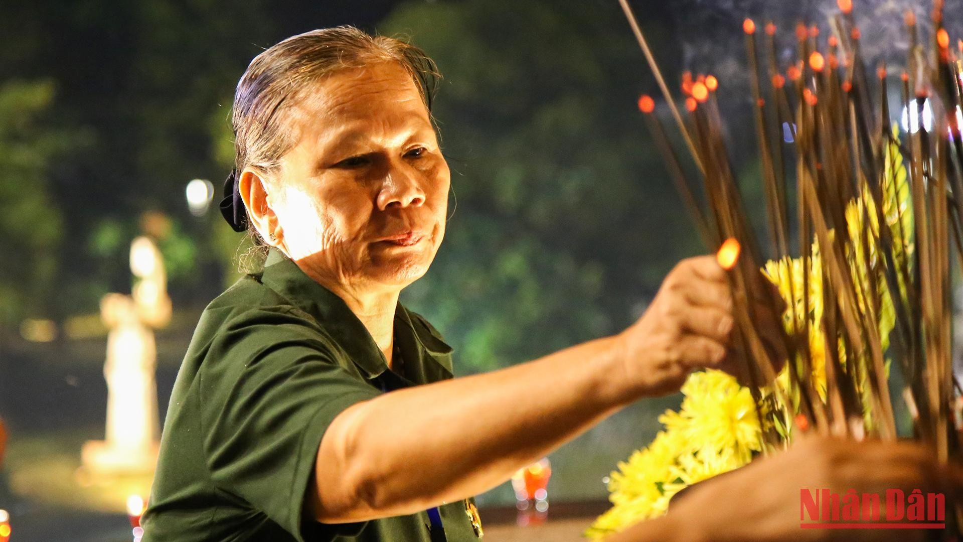 Đây là dịp người lính năm xưa thắp nén tâm nhang tưởng nhớ &quot;đồng đội&quot; một thời cùng vào sinh ra tử cho hòa bình hôm nay.