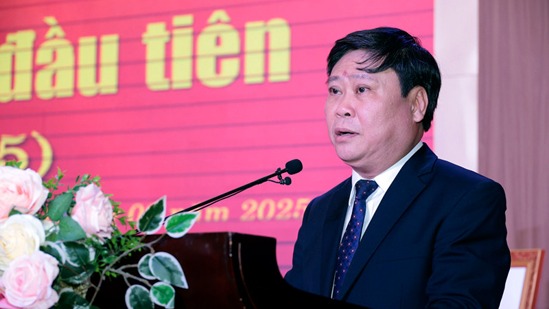 Đồng chí Mai Đức Thông, Tổng Biên tập Báo Tuyên Quang ôn lại chặng đường phát triển của báo. Đồng chí Mai Đức Thông, Tổng Biên tập Báo Tuyên Quang ôn lại chặng đường phát triển của báo.