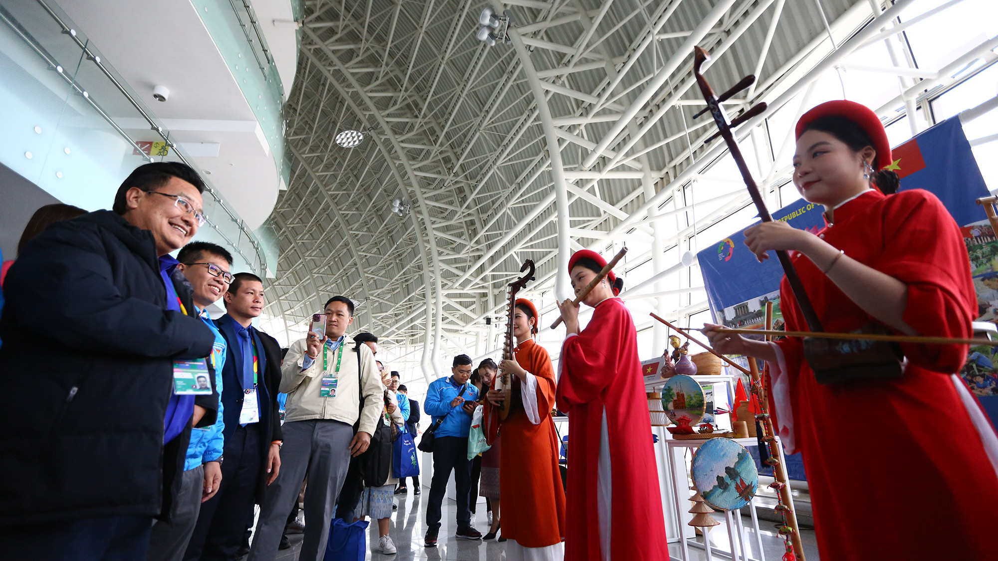 Một tiết mục âm nhạc mang đậm bản sắc văn hóa Việt Nam.