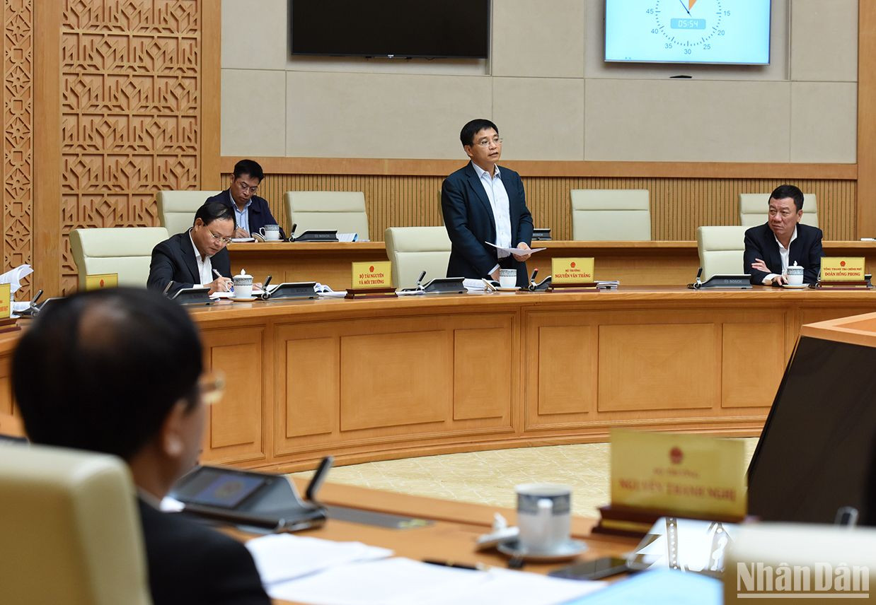 Bộ trưởng Giao thông vận tải Nguyễn Văn Thắng phát biểu.