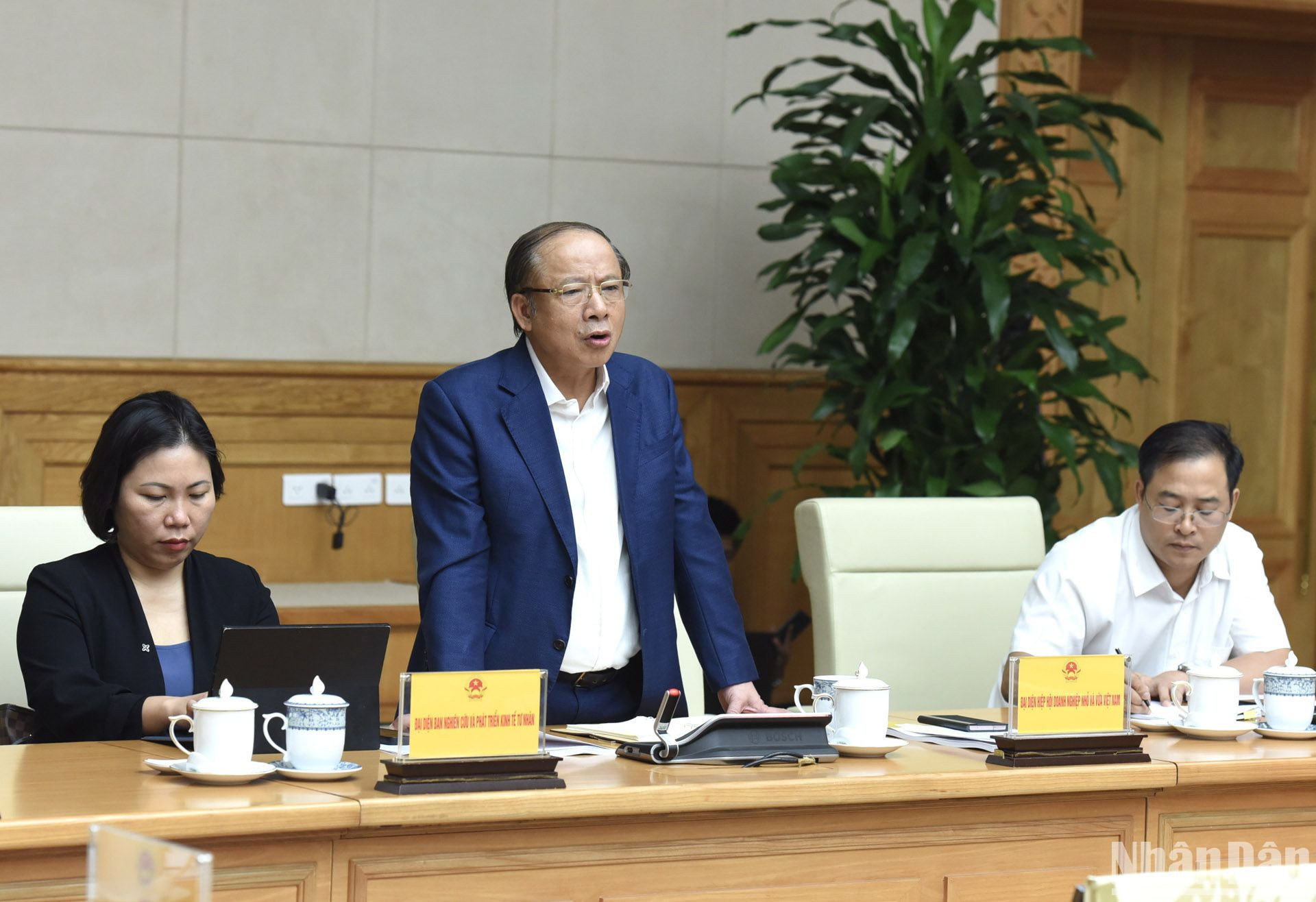 Đại diện Hiệp hội doanh nghiệp nhỏ và vừa Việt Nam phát biểu. Đại diện Hiệp hội doanh nghiệp nhỏ và vừa Việt Nam phát biểu.