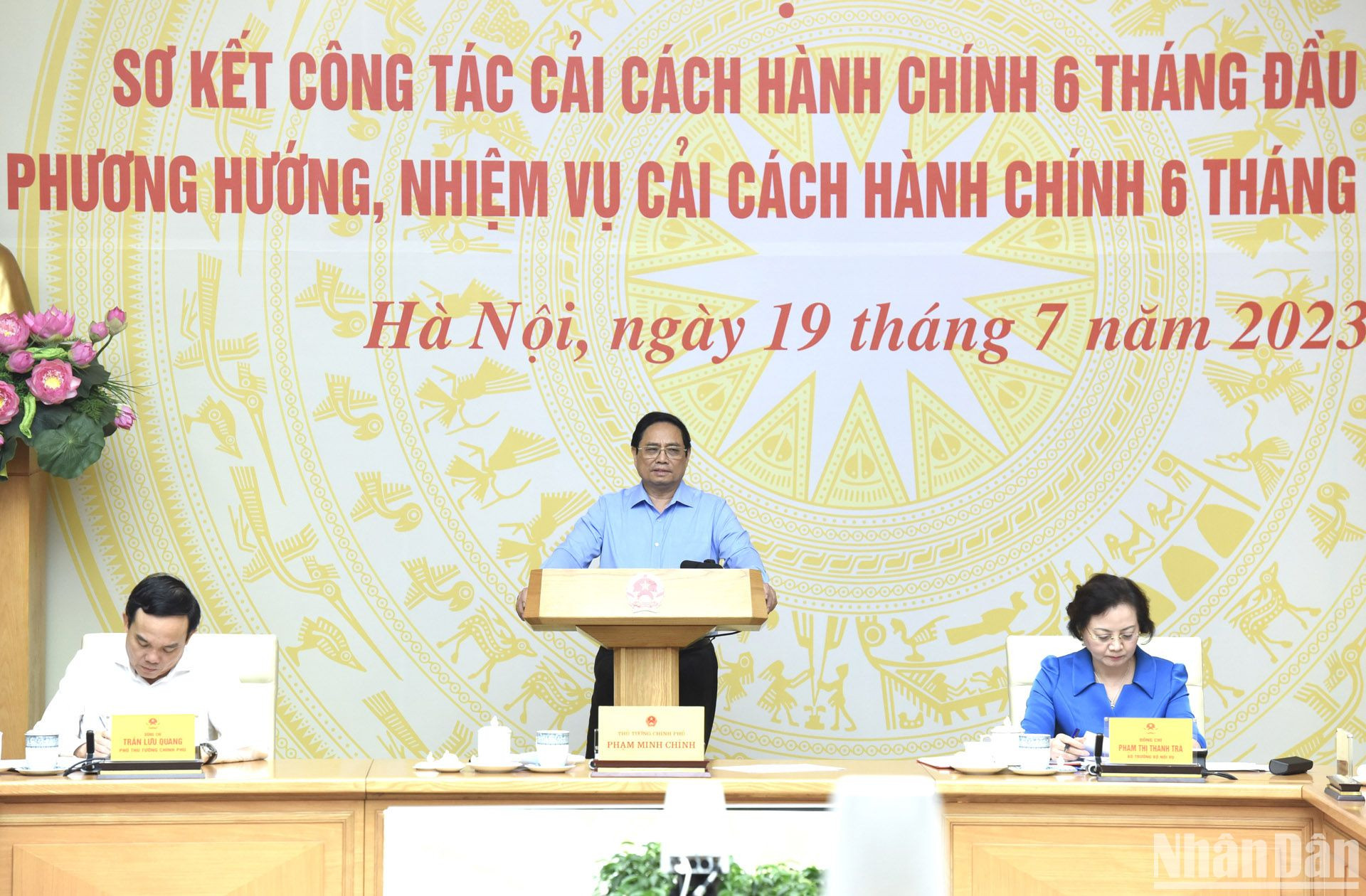 Thủ tướng Phạm Minh Chính kết luận phiên họp. Thủ tướng Phạm Minh Chính kết luận phiên họp.