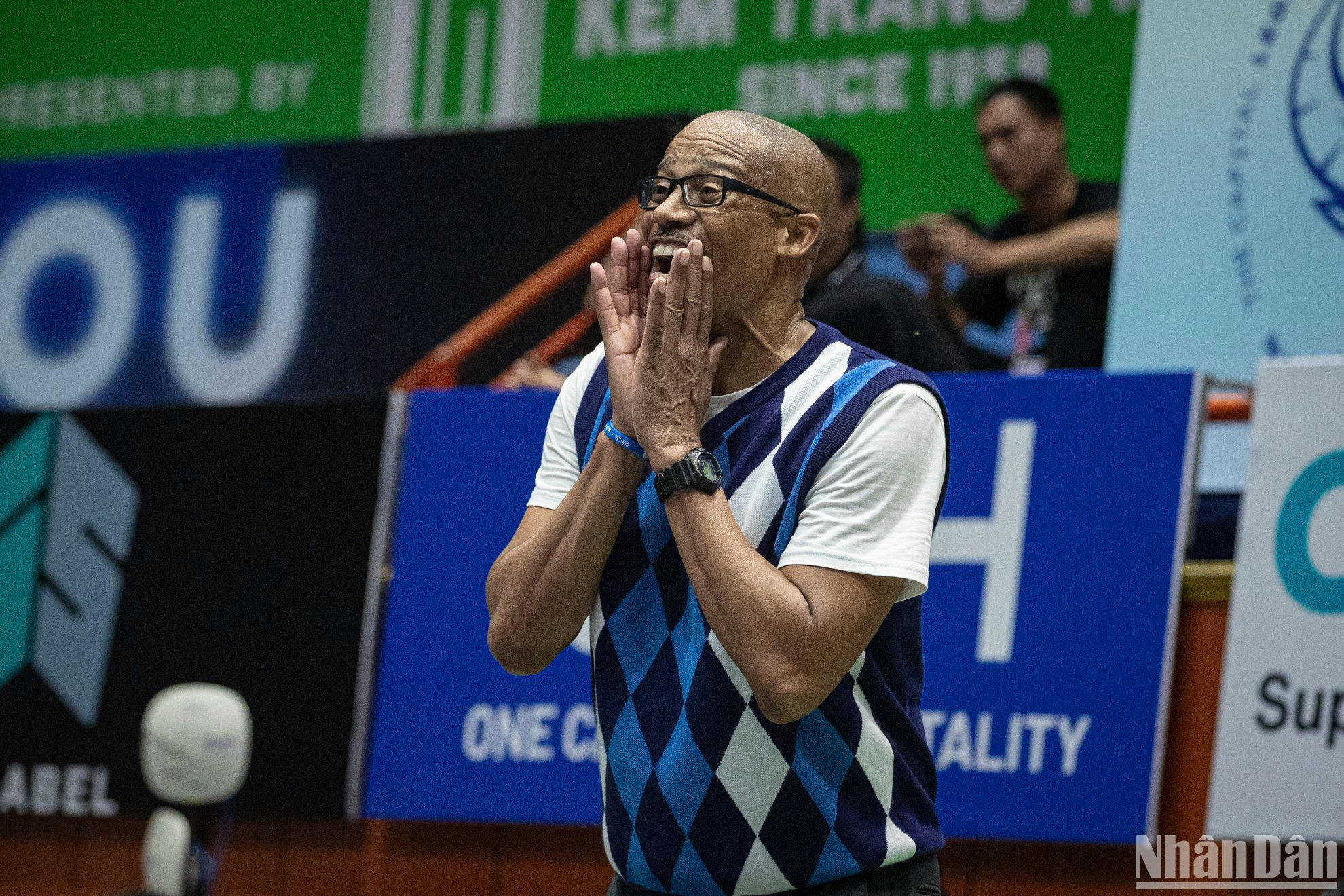 Trong quãng thời gian nghỉ giữa trận, huấn luyện viên Erik Rashad có những thay đổi bất ngờ với hi vọng có thể giúp các học trò thi đấu tốt hơn trong 2 hiệp cuối cùng.