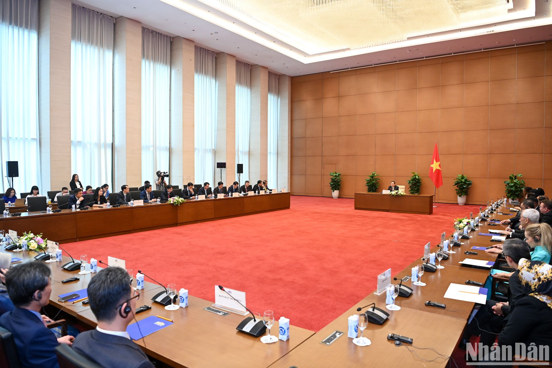 Quang cảnh cuộc tiếp tại Nhà Quốc hội.