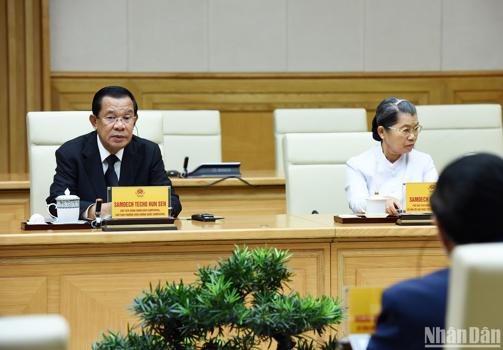 Chủ tịch Đảng Nhân dân Campuchia Samdech Hun Sen phát biểu tại buổi tiếp. Chủ tịch Đảng Nhân dân Campuchia Samdech Hun Sen phát biểu tại buổi tiếp.