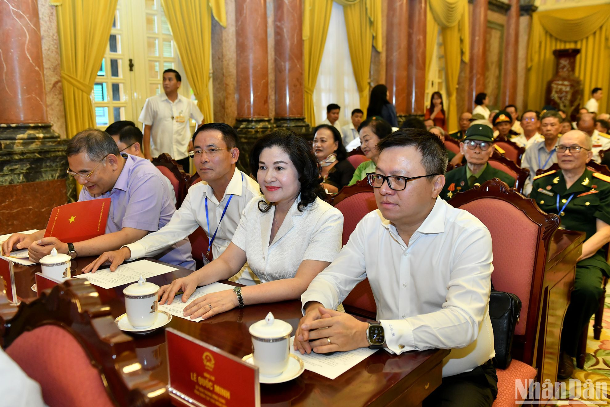 Các đại biểu tham dự buổi gặp.