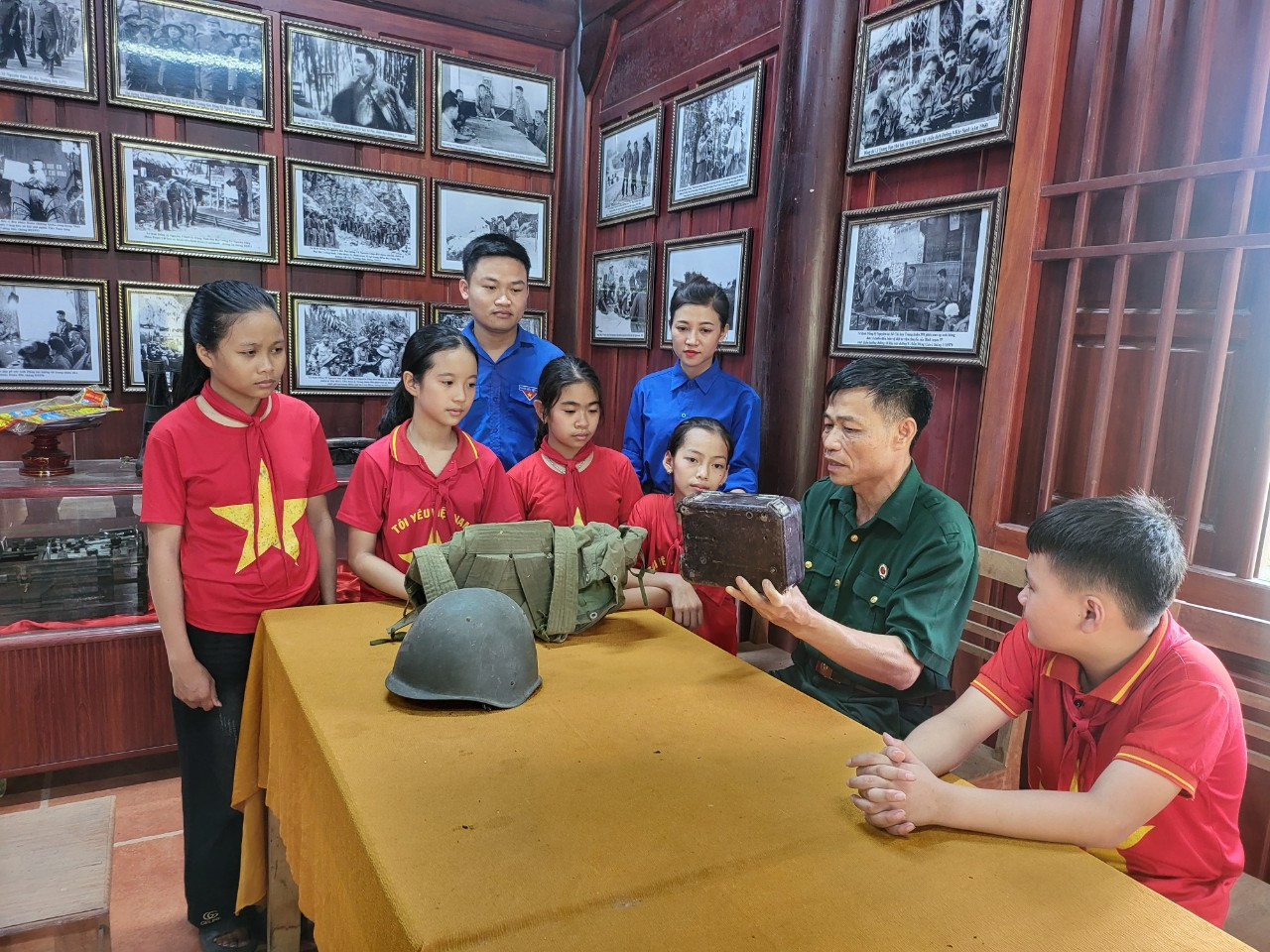 Khu di tích là địa chỉ đỏ để giáo dục truyền thống cách mạng cho thế hệ trẻ, nơi lưu dấu nhiều kỷ vật quan trọng của Trung tướng Đồng Sỹ Nguyên và bộ đội Trường Sơn.