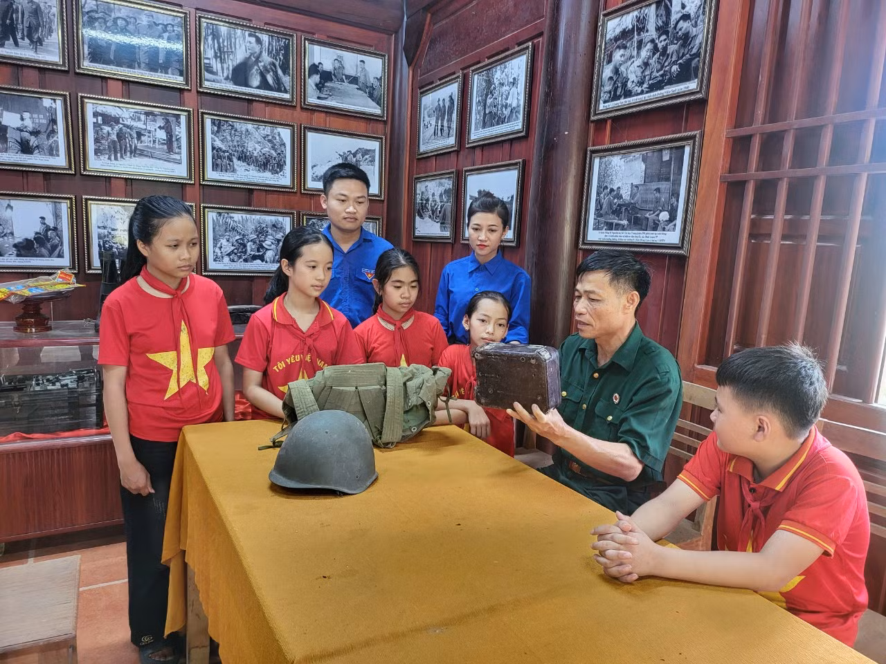 Khu di tích là địa chỉ đỏ để giáo dục truyền thống cách mạng cho thế hệ trẻ, nơi lưu dấu nhiều kỷ vật quan trọng của Trung tướng Đồng Sỹ Nguyên và bộ đội Trường Sơn. Khu di tích là địa chỉ đỏ để giáo dục truyền thống cách mạng cho thế hệ trẻ, nơi lưu dấu nhiều kỷ vật quan trọng của Trung tướng Đồng Sỹ Nguyên và bộ đội Trường Sơn.