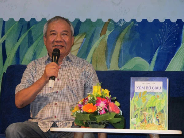 Nhà văn Trần Đức Tiến chia sẻ về thông điệp của tập truyện Xóm Bờ Giậu. (Ảnh: Nhà xuất bản Kim Đồng)