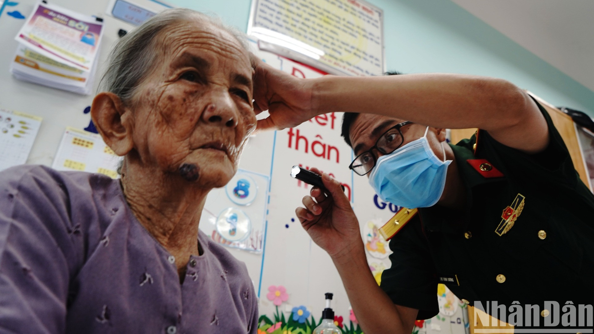 Thực hiện Chương trình kết hợp quân-dân y là một nét đẹp truyền thống khẳng định phẩm chất “Bộ đội Cụ Hồ" và kết quả công tác “Dân vận khéo", xây dựng “Đơn vị dân vận tốt" trong nhiều năm của Cục 12 nói riêng và Tổng cục II nói chung. Đây cũng là một trong những hoạt động thiết thực của Tổng cục II, Bộ Quốc phòng chào mừng kỷ niệm 50 năm Ngày giải phóng miền nam, thống nhất đất nước (30/4/1975-30/4/2025).