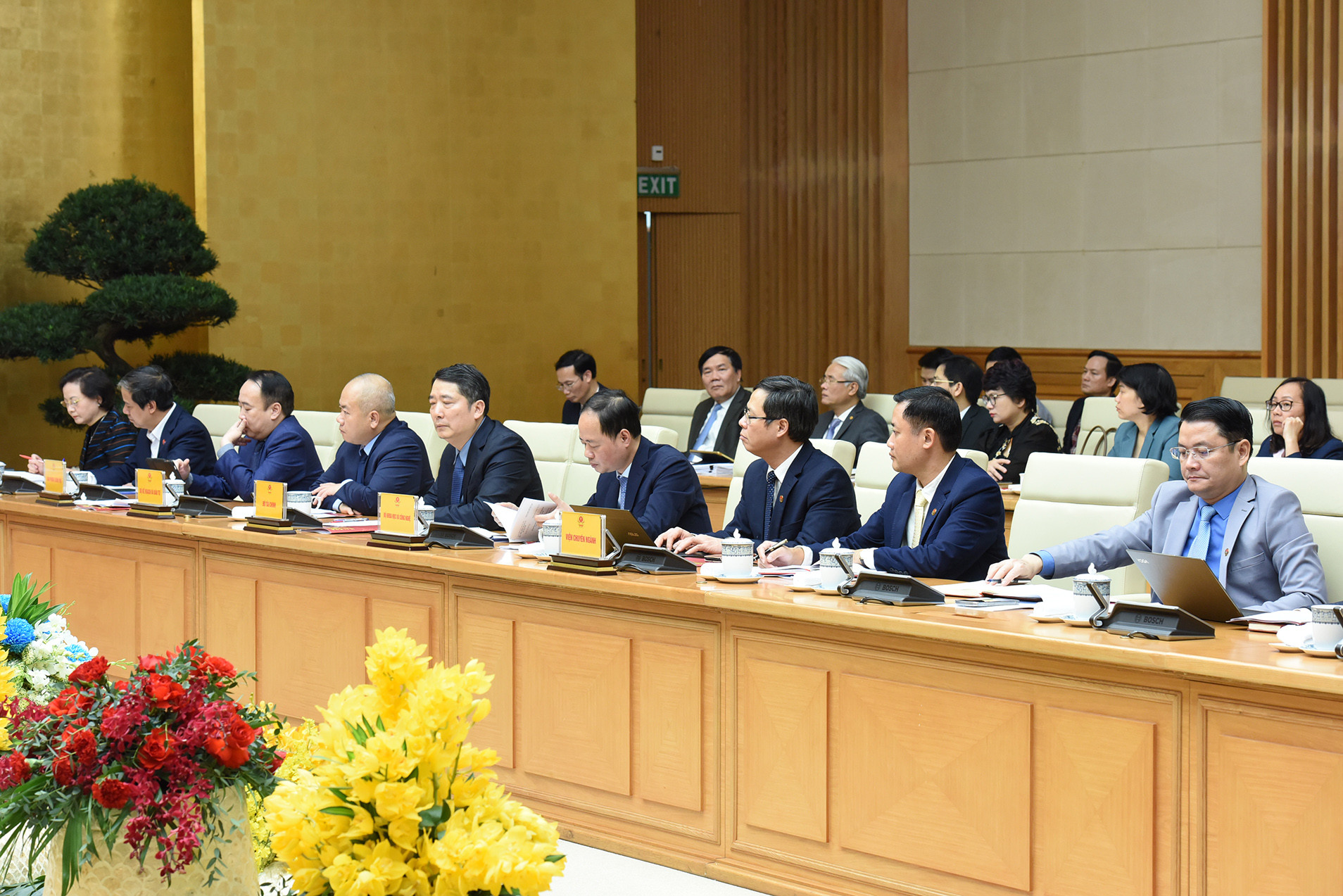 Đại diện lãnh đạo các bộ, ngành tham dự buổi làm việc.