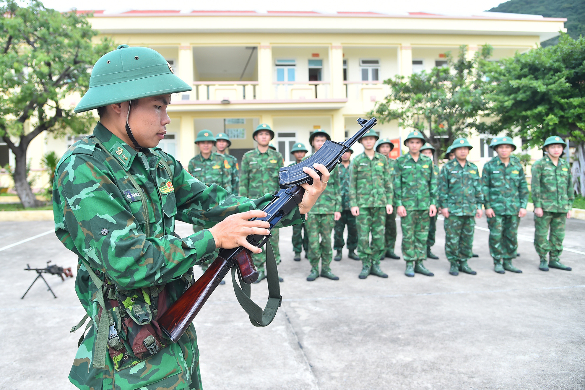Đơn vị duy trì nghiêm chế độ trực sẵn sàng chiến đấu, triển khai kế hoạch bảo vệ các ngày lễ, Tết, sự kiện trọng đại của đất nước, tổ chức luyện tập, xử trí các tình huống, các phương án sẵn sàng chiến đấu bảo vệ biên giới.