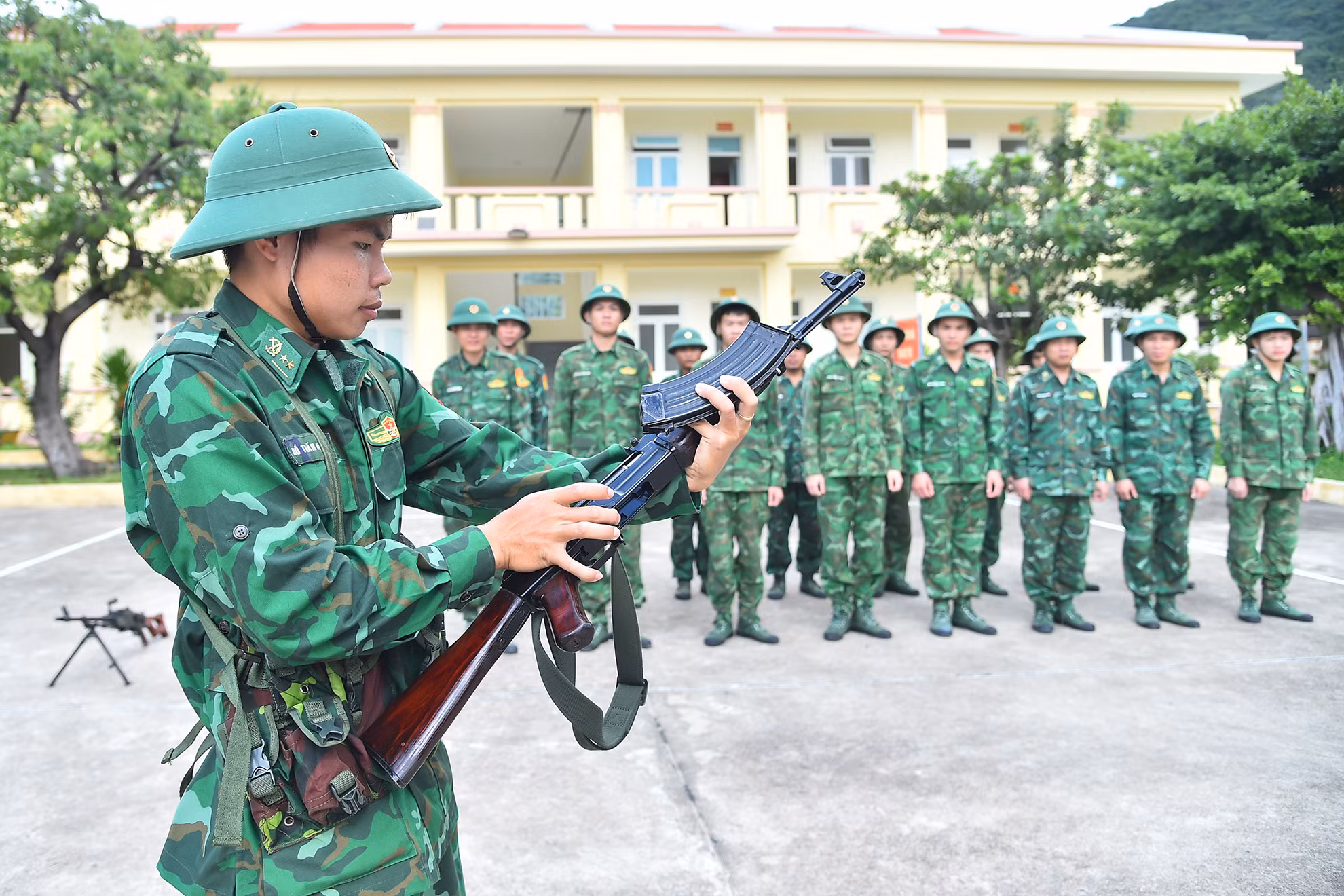 Đơn vị duy trì nghiêm chế độ trực sẵn sàng chiến đấu, triển khai kế hoạch bảo vệ các ngày lễ, Tết, sự kiện trọng đại của đất nước, tổ chức luyện tập, xử trí các tình huống, các phương án sẵn sàng chiến đấu bảo vệ biên giới.