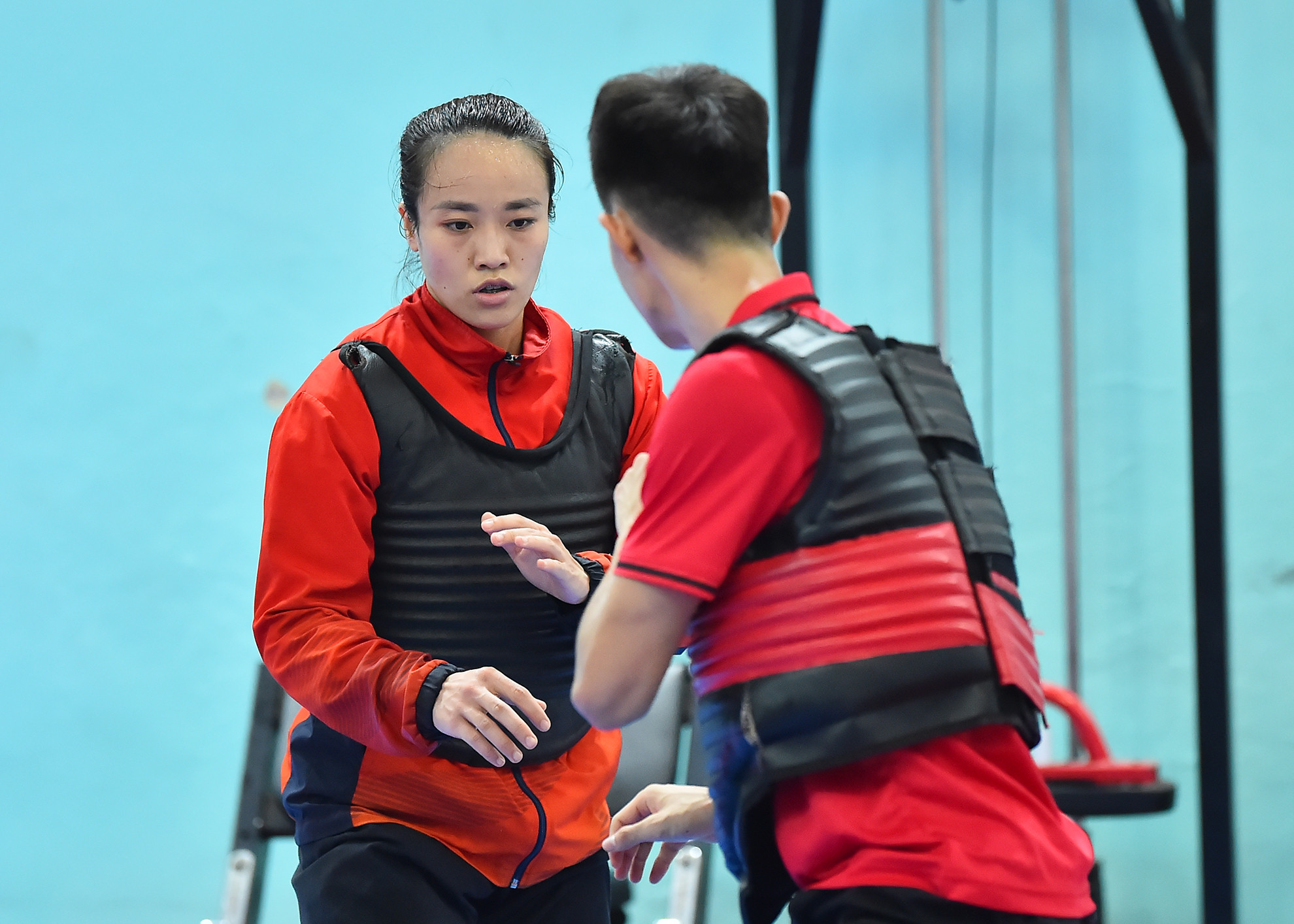 Đây không phải lần đầu luật Pencak Silat được thay đổi, tuy nhiên chúng ta thường được phổ biến và tập luyện sau, không tiếp cận sớm như các Liên đoàn sáng lập Indonesia, Malaysia và Singapore.