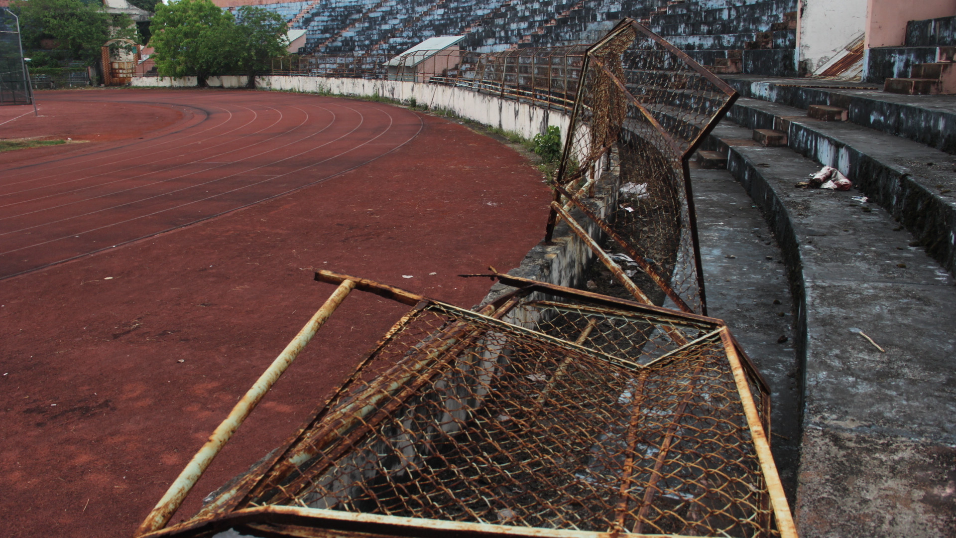 Hiện trạng sân vận động từng là niềm tự hào rất lớn của người dân Đà Nẵng.