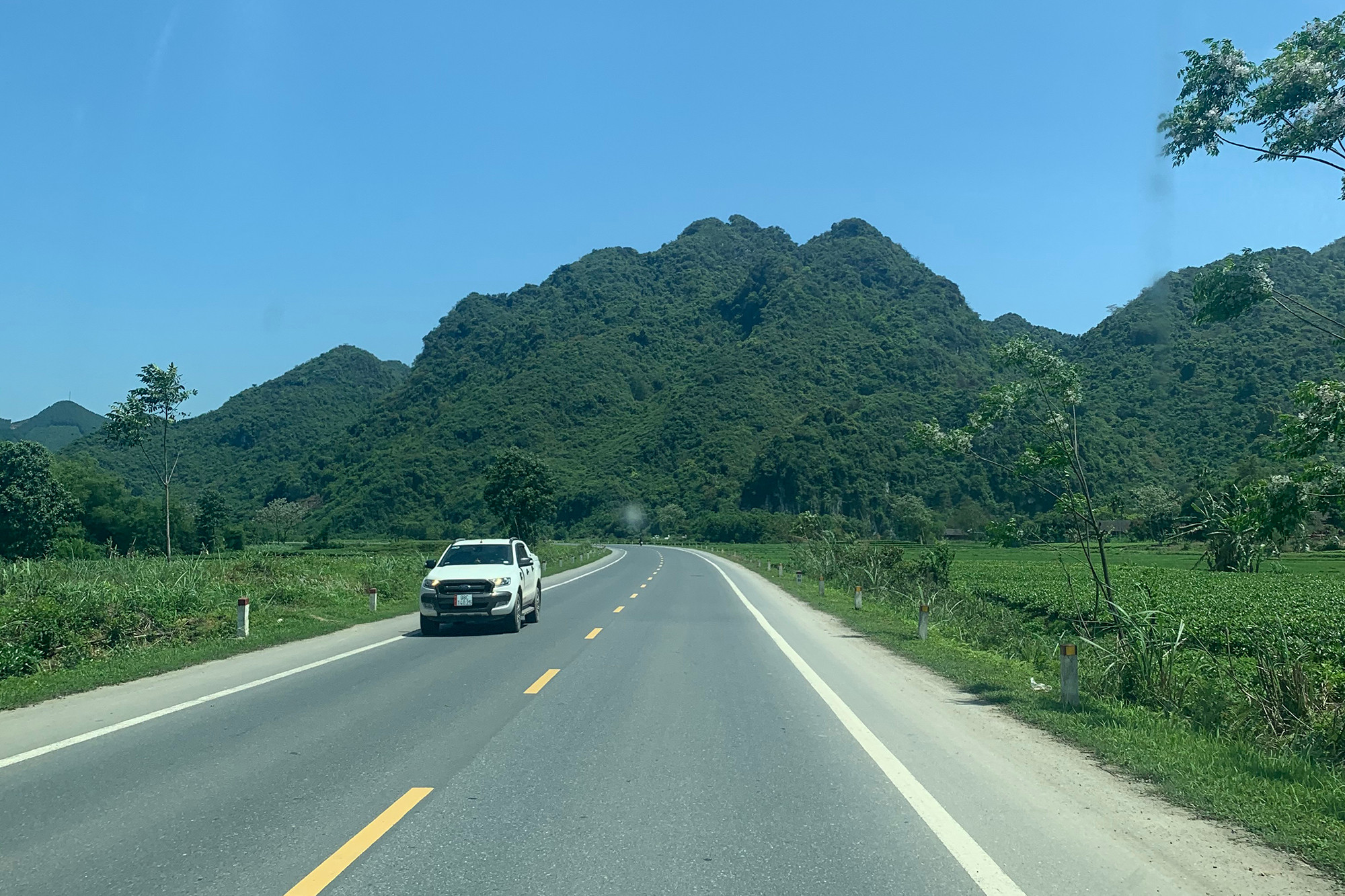 Một đoạn đường tốc độ cao Thái Nguyên lên Chợ Mới. (Ảnh: NGỌC TÚ) Một đoạn đường tốc độ cao Thái Nguyên lên Chợ Mới. (Ảnh: NGỌC TÚ)