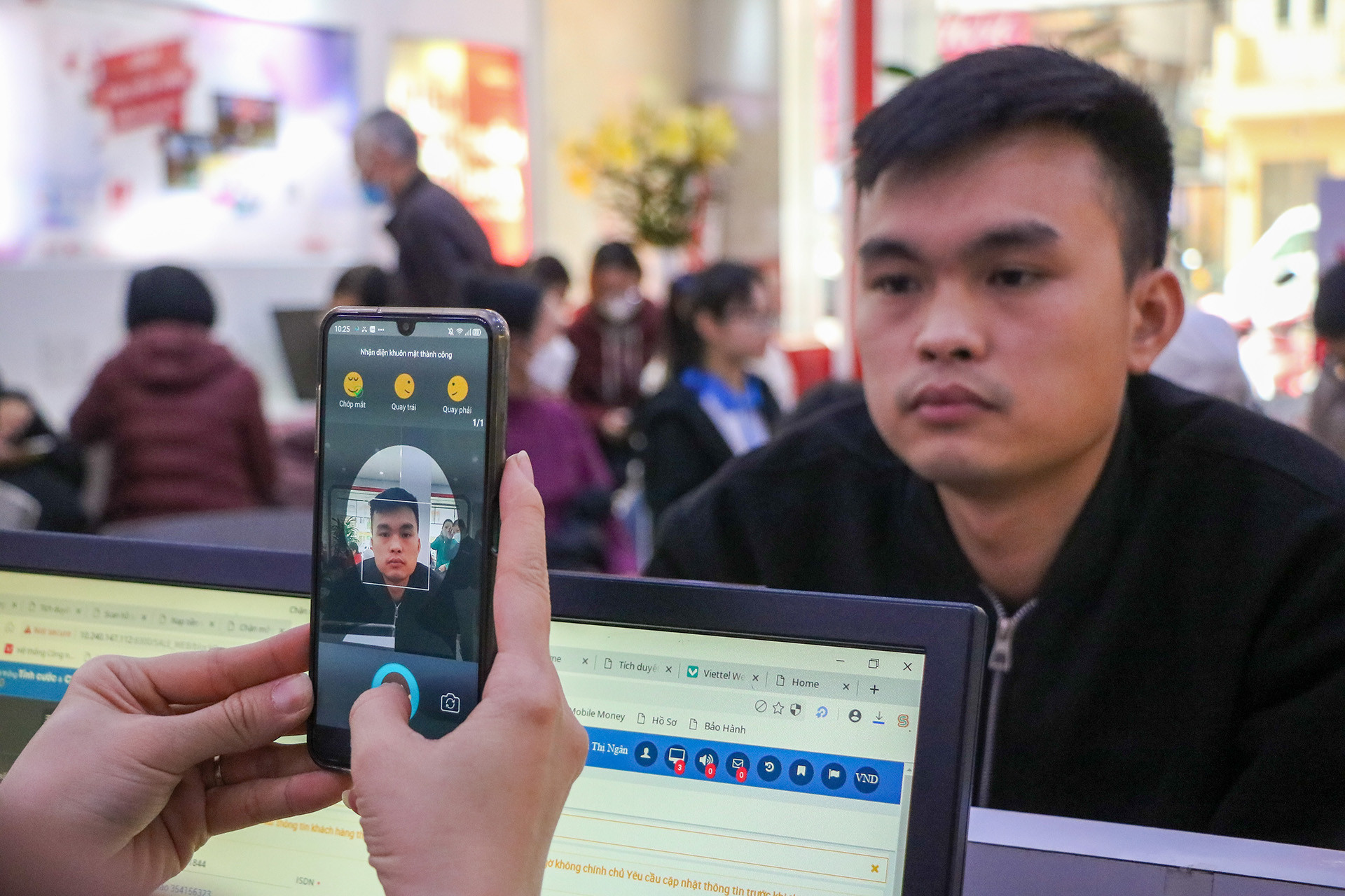 Để thực hiện việc chuẩn hóa, người dân cần phải trải qua đầy đủ các quy trình cơ bản như kê khai thông tin, chụp ảnh căn cước công dân và ảnh cá nhân.