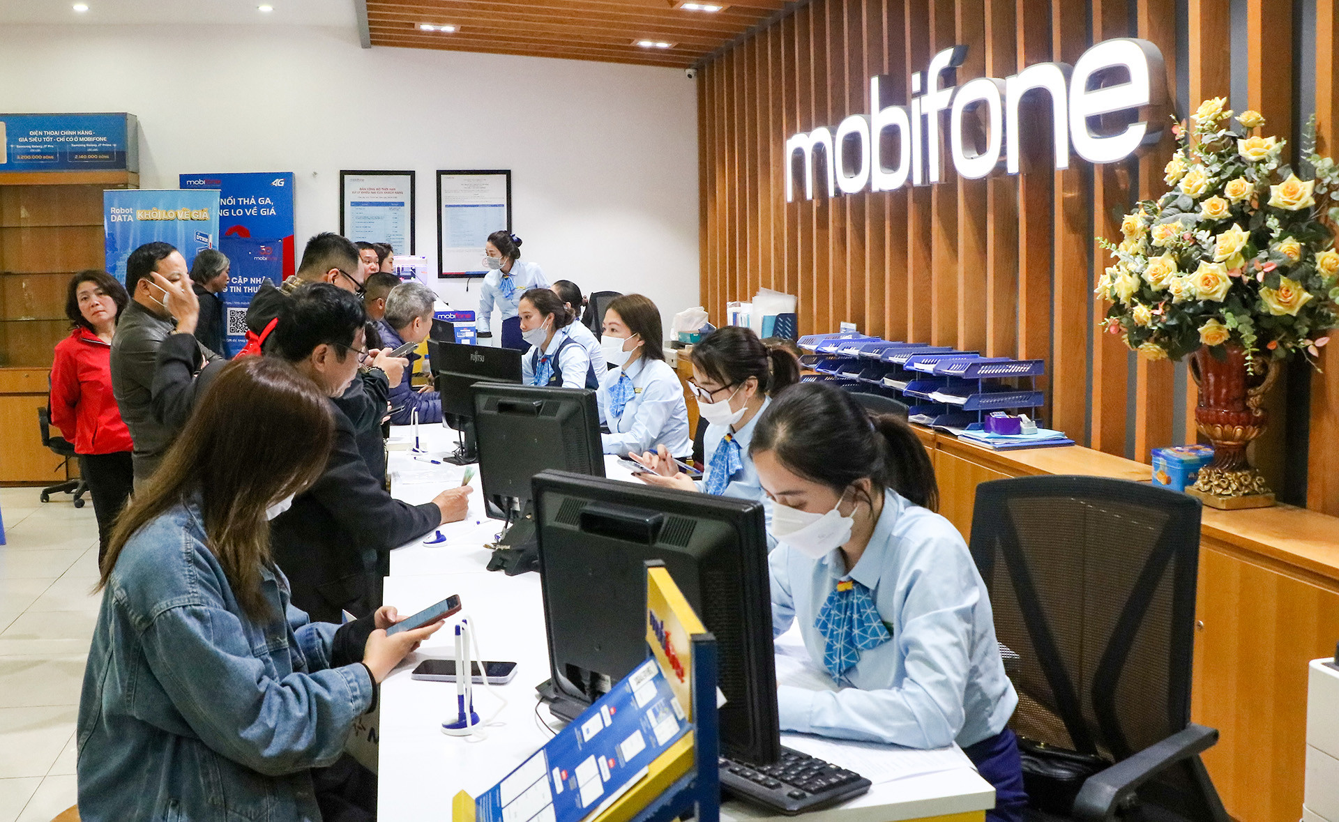 Những ngày gần đây, cửa hàng thường phải phục vụ từ 400-600 lượt khách mỗi ngày, gấp nhiều lần so với bình thường.