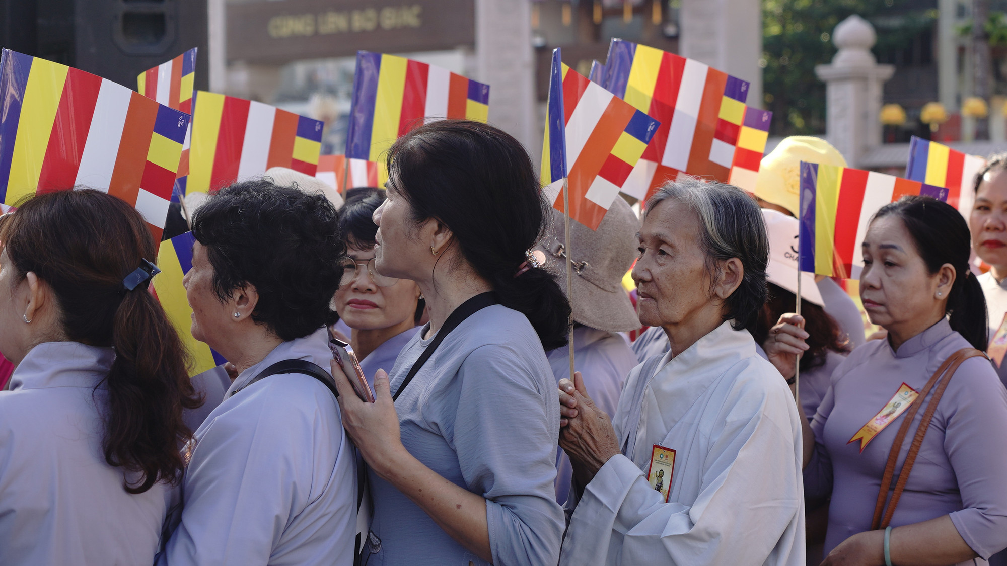 Tất cả diễn ra trong trật tự.