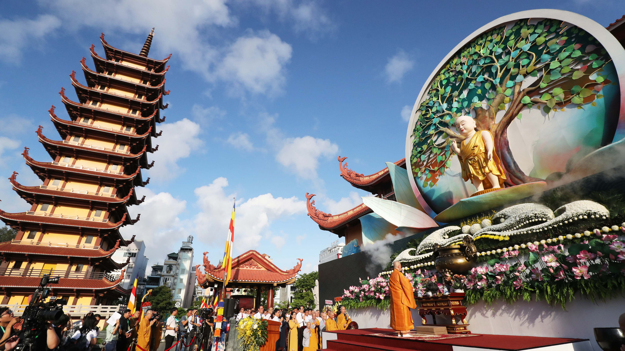 Đây là lần đầu tiên Thành phố Hồ Chí Minh đăng cai Đại lễ Vesak Liên hợp quốc-Vesak 2025 và là lần thứ 4 Đại lễ này được tổ chức tại Việt Nam.