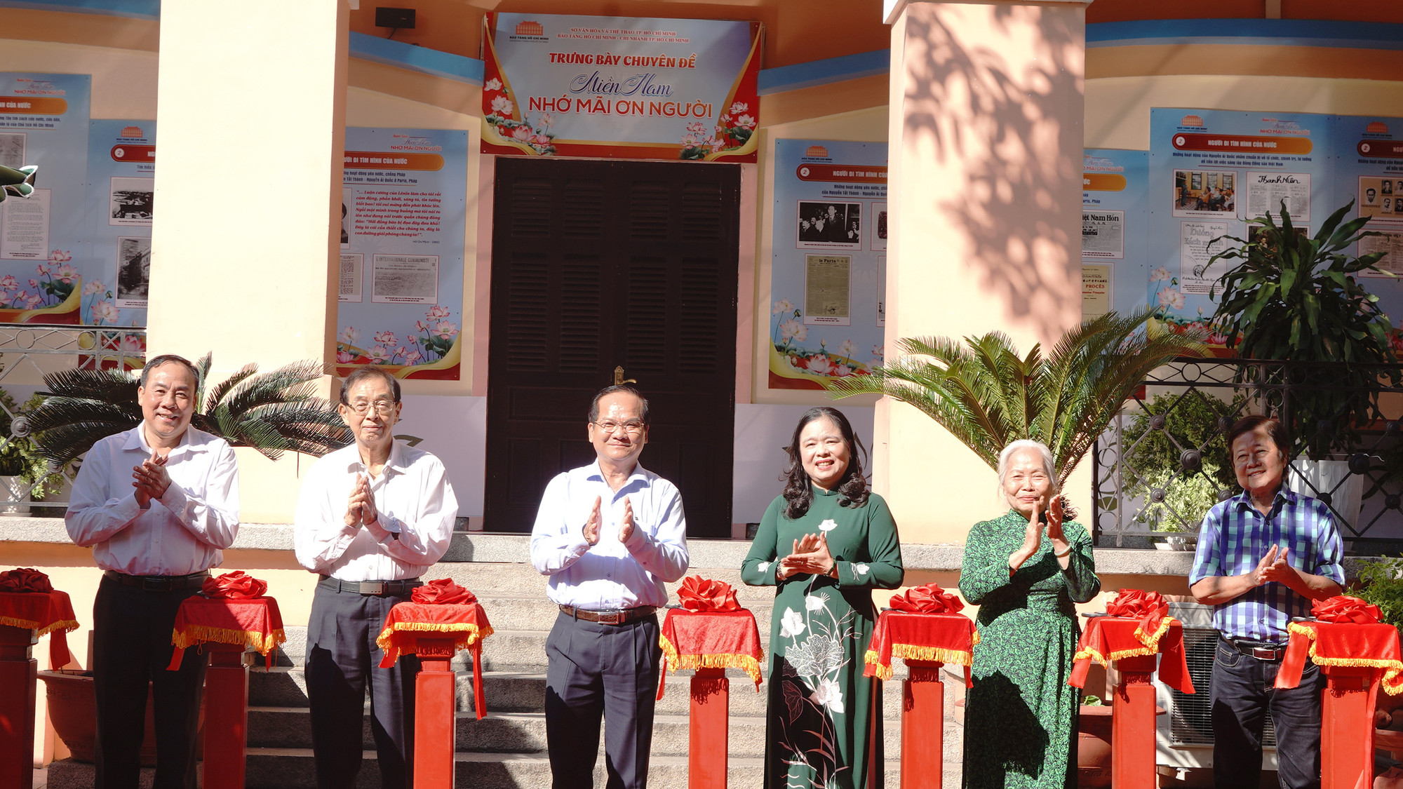 Đồng thời, chuyên đề “Miền nam nhớ mãi ơn Người" cũng được triển lãm tại Trung tâm Văn hóa tỉnh Nghệ An trong khuôn khổ Lễ hội Làng Sen năm 2025, nhân Kỷ niệm 135 năm ngày sinh Chủ tịch Hồ Chí Minh (19/5/1890-19/5/205 ) Đồng thời, chuyên đề “Miền nam nhớ mãi ơn Người" cũng được triển lãm tại Trung tâm Văn hóa tỉnh Nghệ An trong khuôn khổ Lễ hội Làng Sen năm 2025, nhân Kỷ niệm 135 năm ngày sinh Chủ tịch Hồ Chí Minh (19/5/1890-19/5/205 )