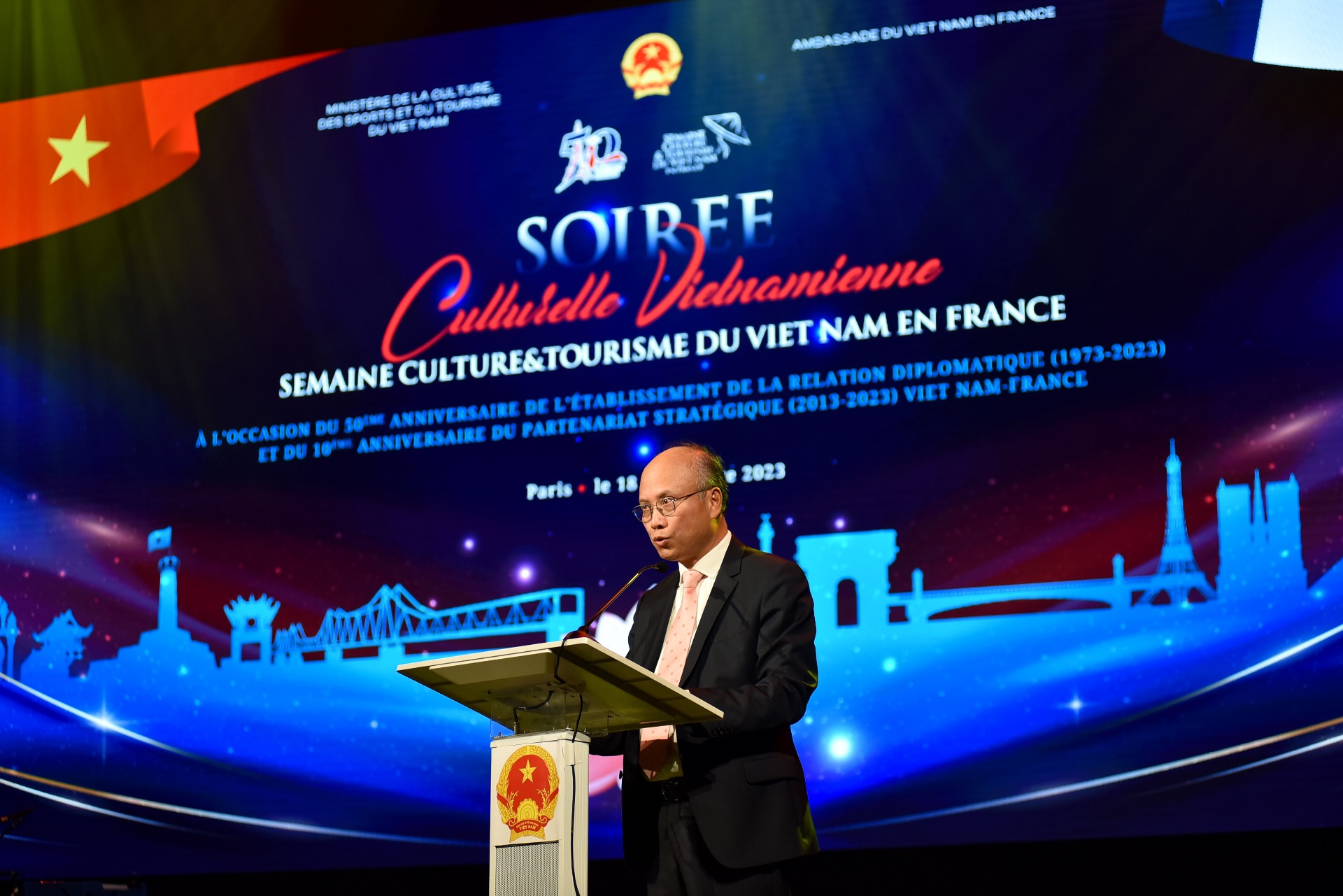 Phát biểu mở đầu chương trình, Đại sứ Việt Nam tại Pháp Đinh Toàn Thắng nhấn mạnh, quan hệ với Pháp chiếm vị trí ưu tiên trong chính sách đối ngoại của Việt Nam. Hai nước đã không ngừng nỗ lực phát triển quan hệ song phương trên tất cả các lĩnh vực. Phát biểu mở đầu chương trình, Đại sứ Việt Nam tại Pháp Đinh Toàn Thắng nhấn mạnh, quan hệ với Pháp chiếm vị trí ưu tiên trong chính sách đối ngoại của Việt Nam. Hai nước đã không ngừng nỗ lực phát triển quan hệ song phương trên tất cả các lĩnh vực.