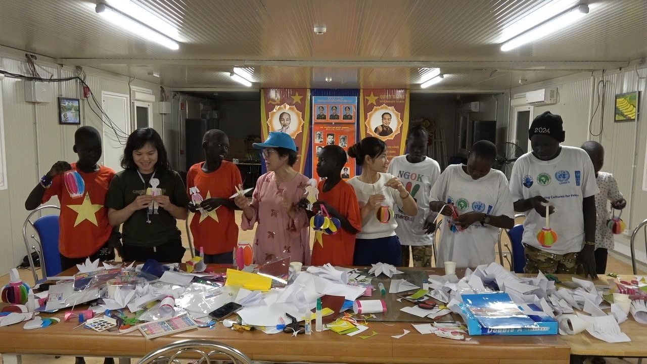 Sản phẩm đã hoàn thành trong niềm vui của trẻ em Abyei. Sản phẩm đã hoàn thành trong niềm vui của trẻ em Abyei.