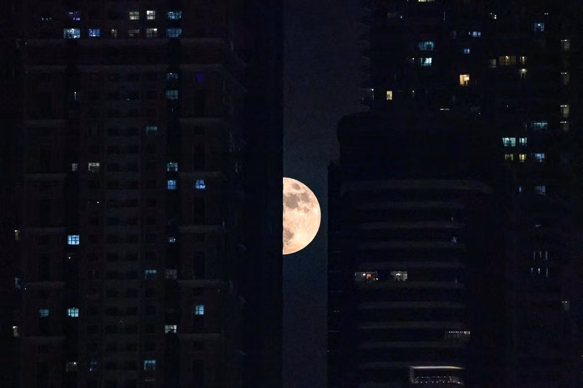 Nhìn từ Dubai Marina, Dubai, đêm 13/7. (Ảnh: AFP/Getty Images)