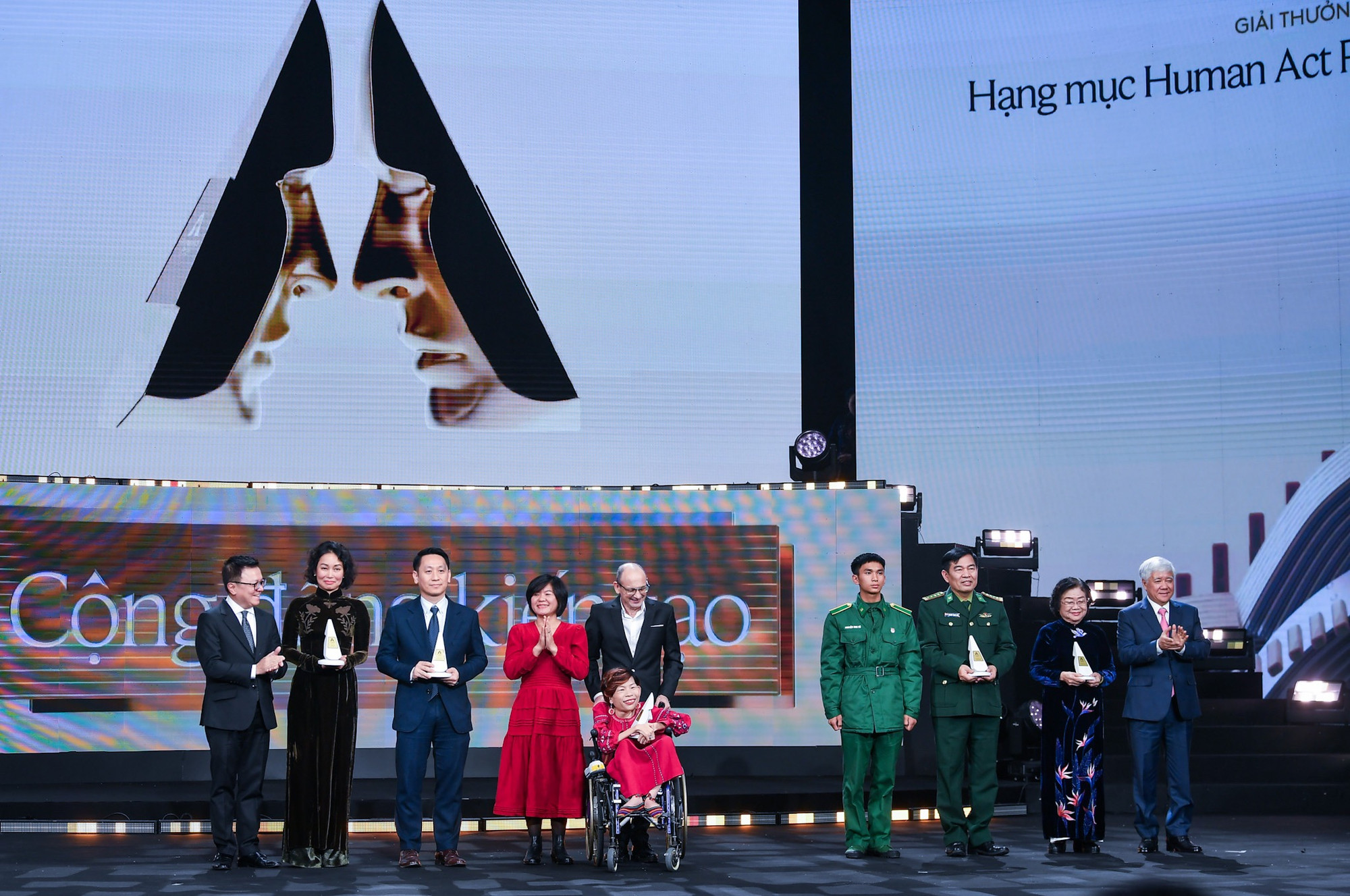 Vinh danh 5 dự án xuất sắc giành Giải Human Act Prize Vinh danh 5 dự án xuất sắc giành Giải Human Act Prize