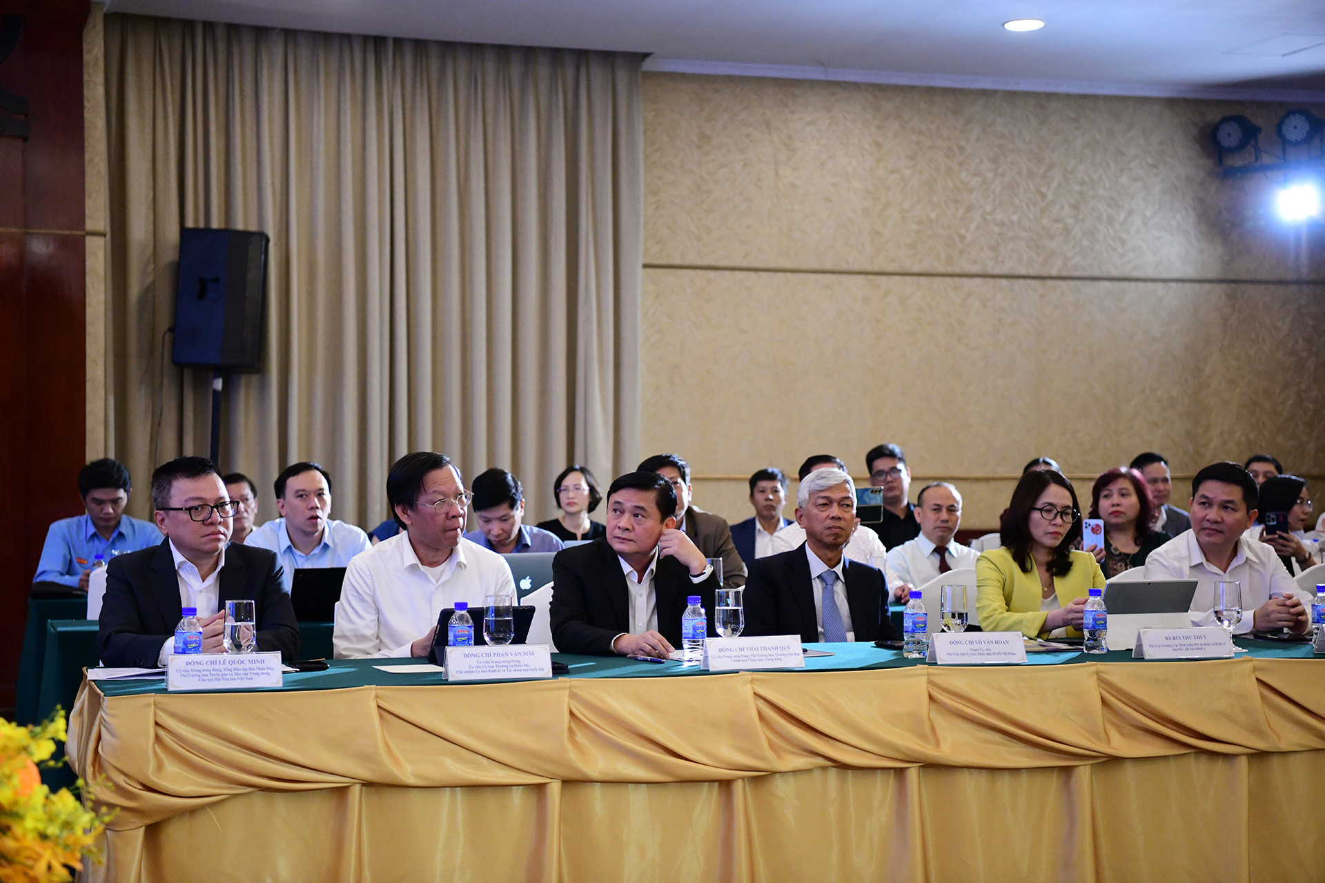 Hội thảo nhằm cung cấp cái nhìn tổng quan về vai trò, tiềm năng và thách thức của khu vực kinh tế tư nhân, đồng thời làm rõ những bất cập về chính sách đang kìm hãm sự phát triển của khu vực này, đề xuất giải pháp tháo gỡ để kinh tế tư nhân thực sự trở thành động lực tăng trưởng quan trọng hàng đầu của đất nước, cũng như đóng góp ý kiến vào dự thảo nghị quyết sắp tới của Bộ Chính trị.