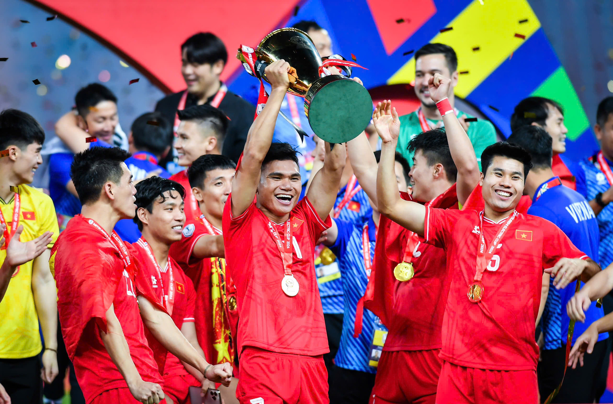 Niềm vui khôn tả của các thành viên tuyển Việt Nam.